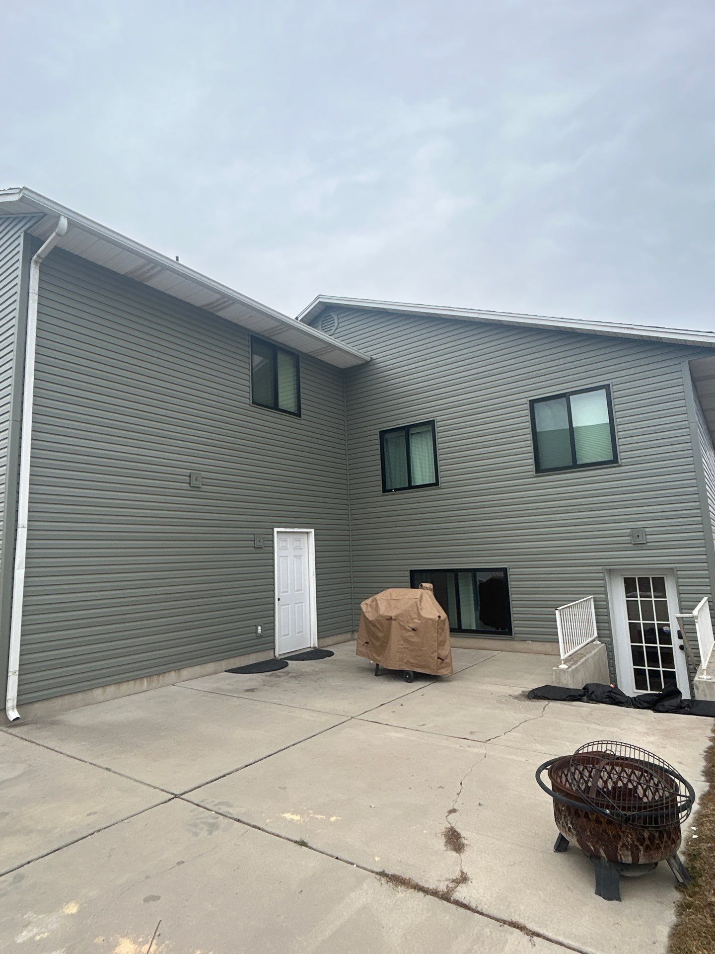 Orem | Premium HeartTech Vinyl Upgrade | Aspen & Quiet Willow Accents by Ideal Siding Utah