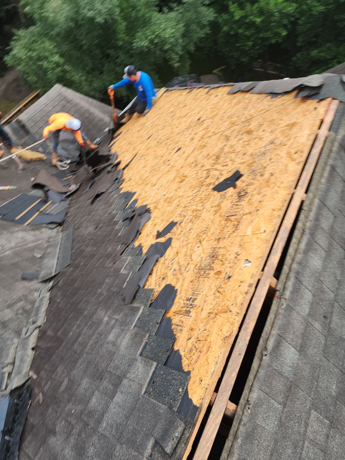 Residential Roofing Installation using Owen's Corning Duration (Lifetime) Shingles by Roof Repair Company