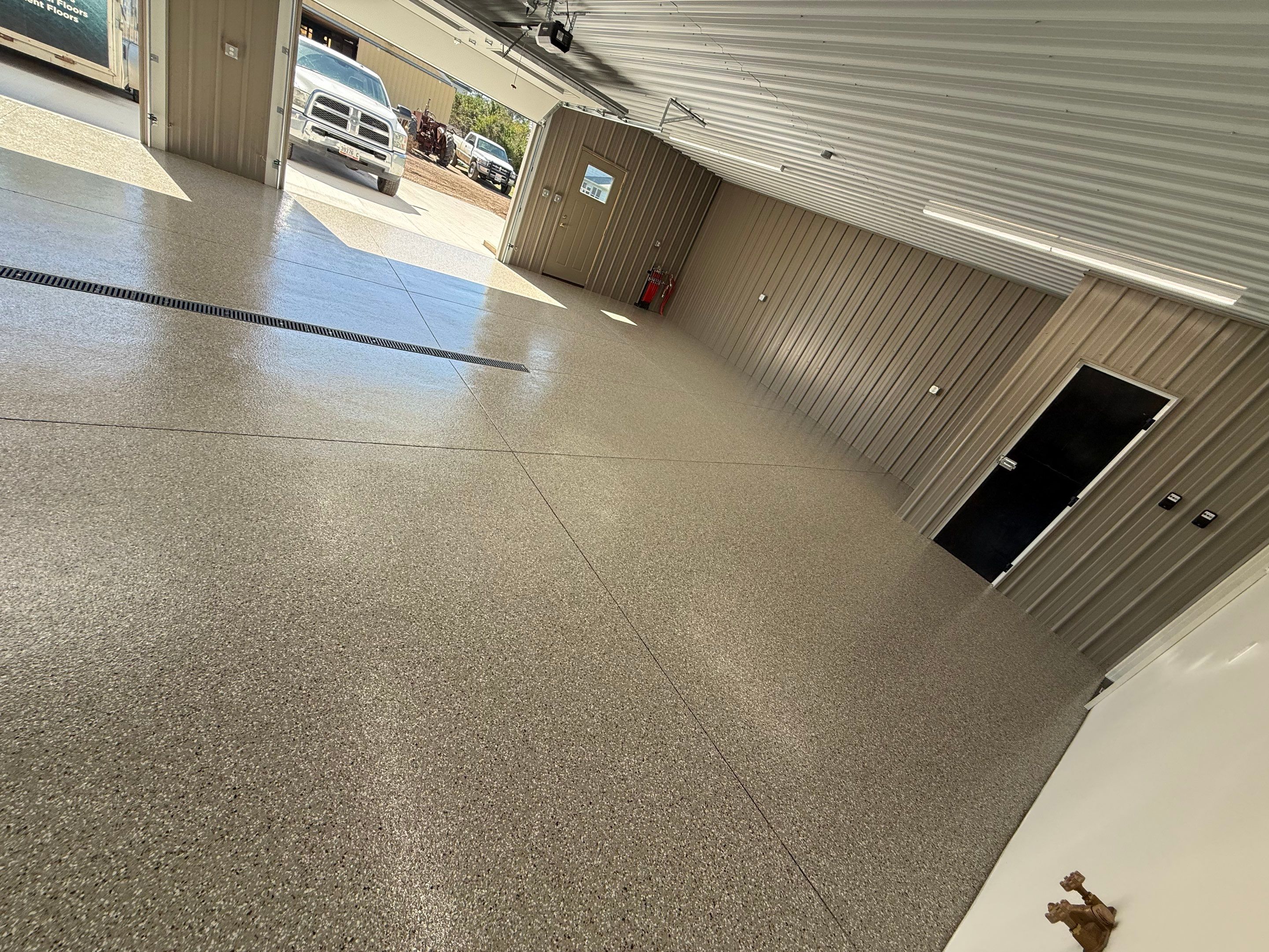Creekbed Flake Coating in Woonsocket, SD by Select Painting, Coatings & Garage Cabinets