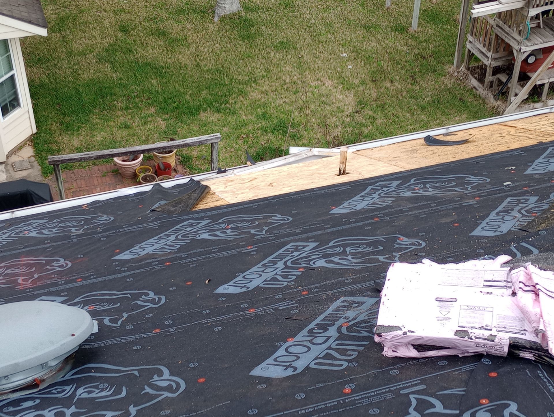 Residential Roofing Installation using Owen's Corning Duration (Lifetime) Shingles by Roof Repair Company
