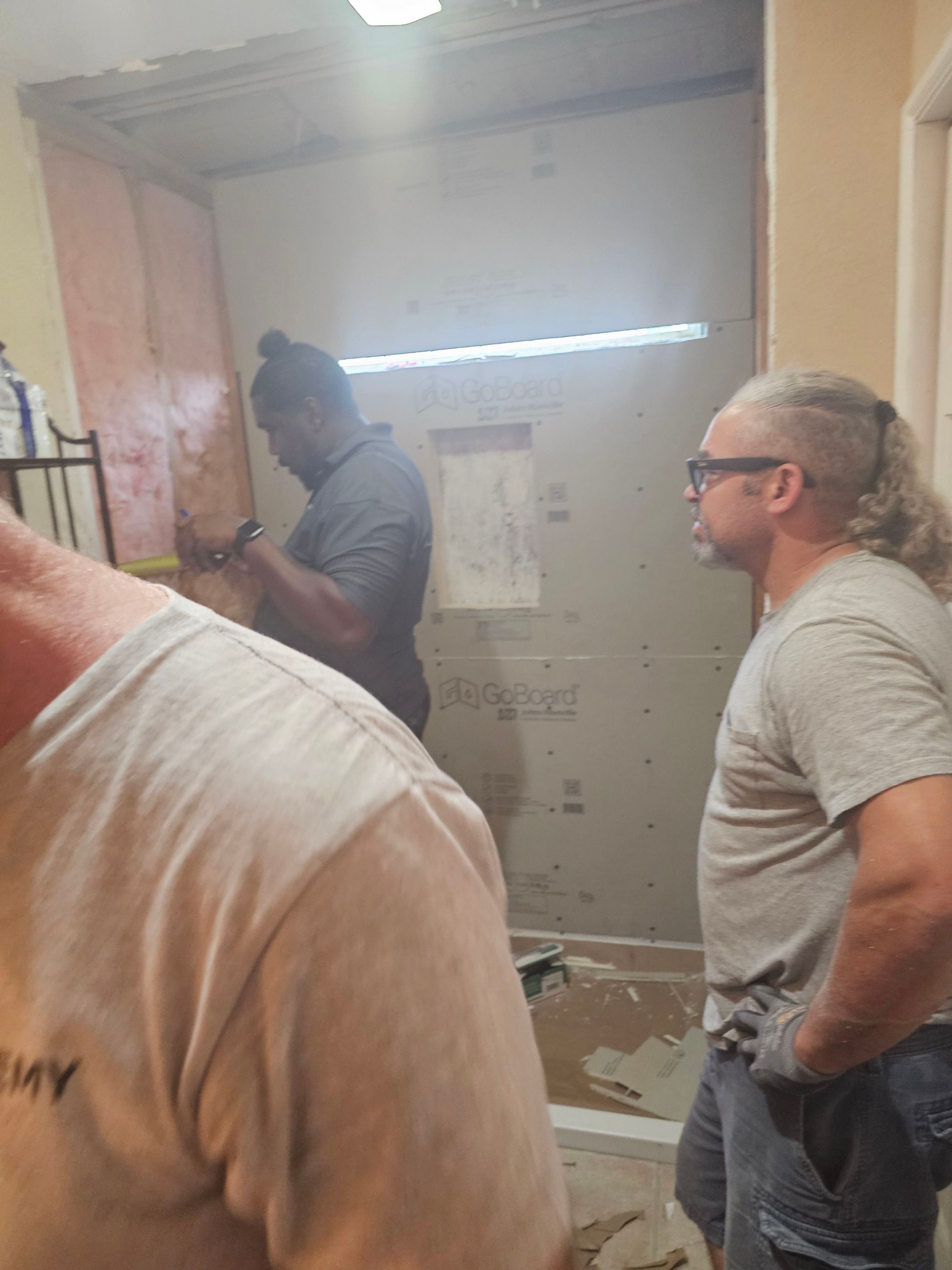 Sentrel shower - DB by Academy Construction