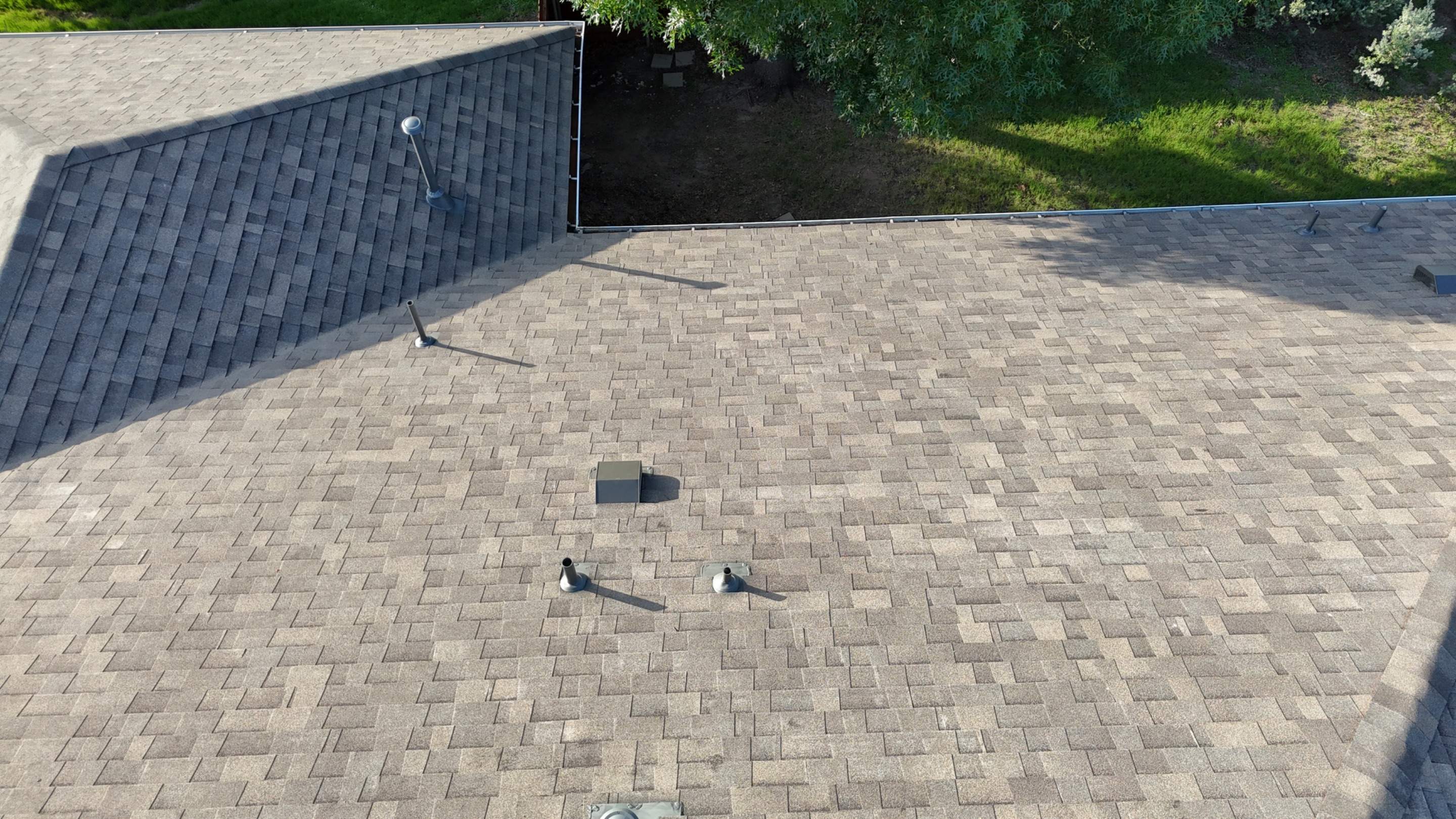 Weathered Wood - Malarkey Vista by RoofsOnly.com