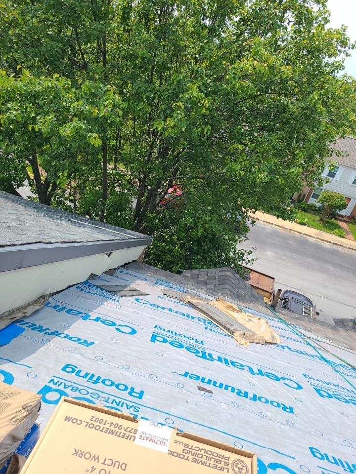 Alexandria - Certainteed Landmark Weathered Wood Shingles by RM Banning, Inc.