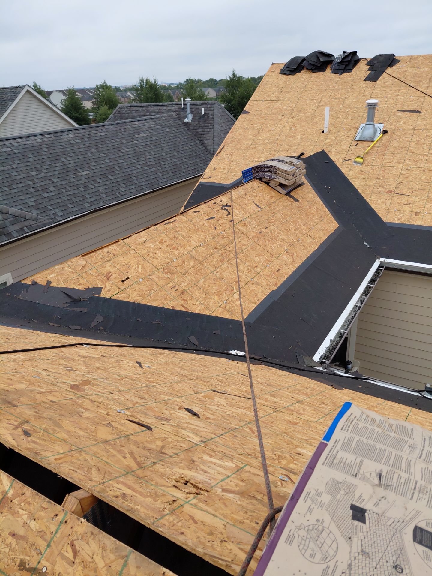 Ashburn: Residential Roof Replacement  with CertainTeed Landmark Pro in Max Def Georgetown Gray by RM Banning, Inc.