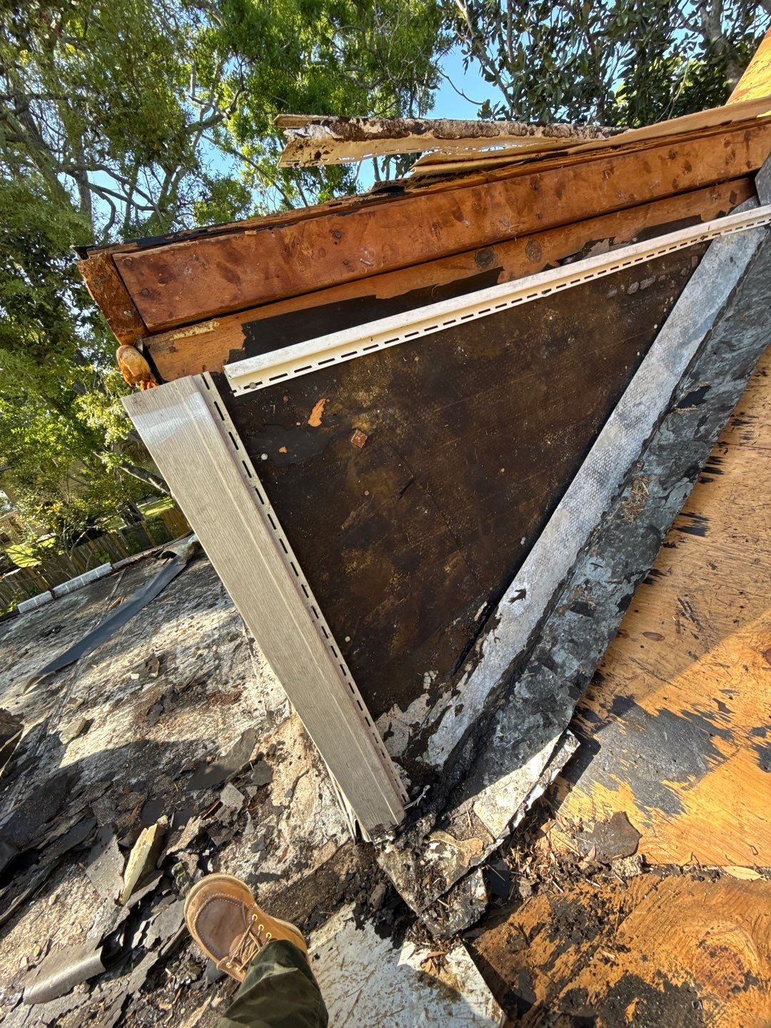 Project in Largo 33773 by Mitchell Roofing Company LLC 