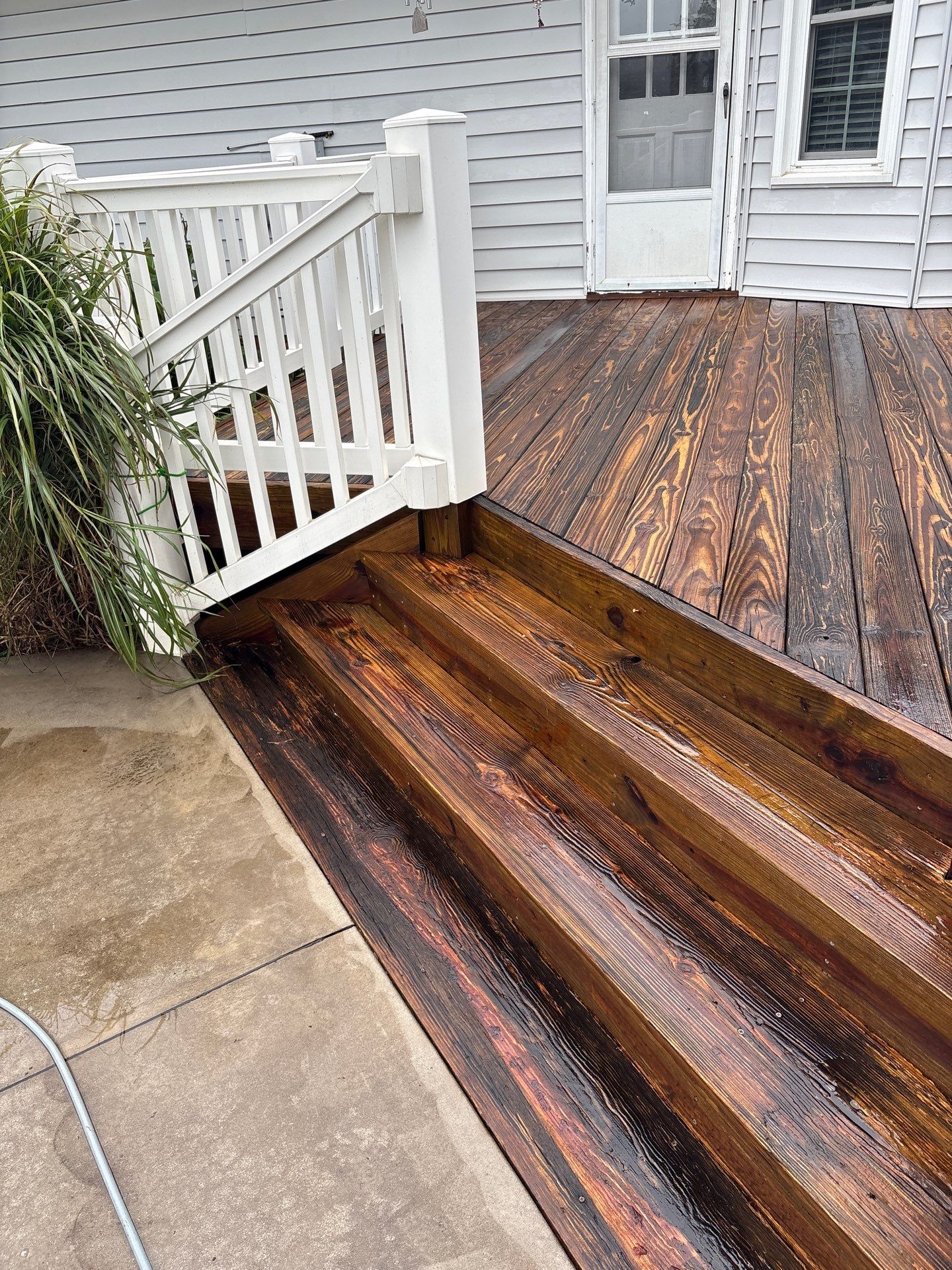 Wood Deck using Wood Sealant by DuraSeal