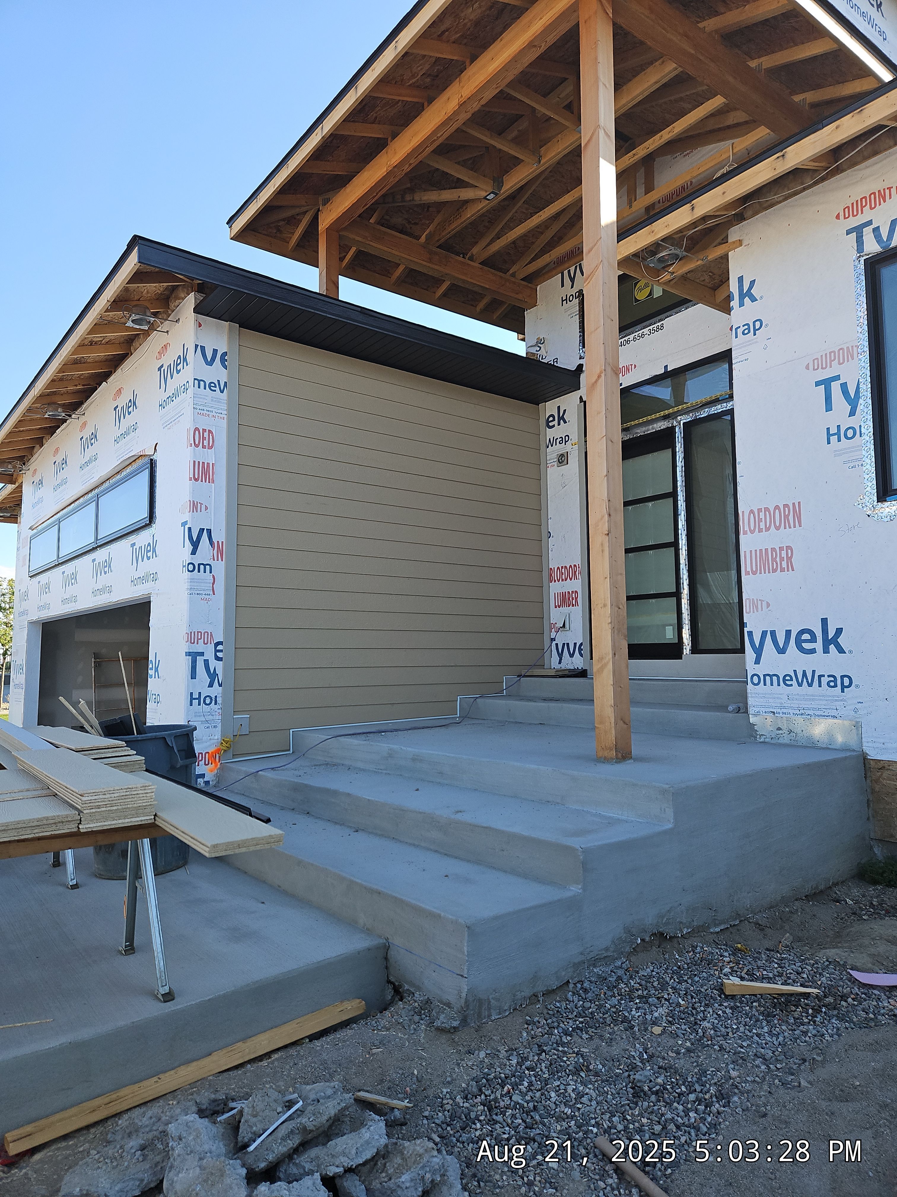 New Construction LP Smartside by Plankwalker Siding & Roofing