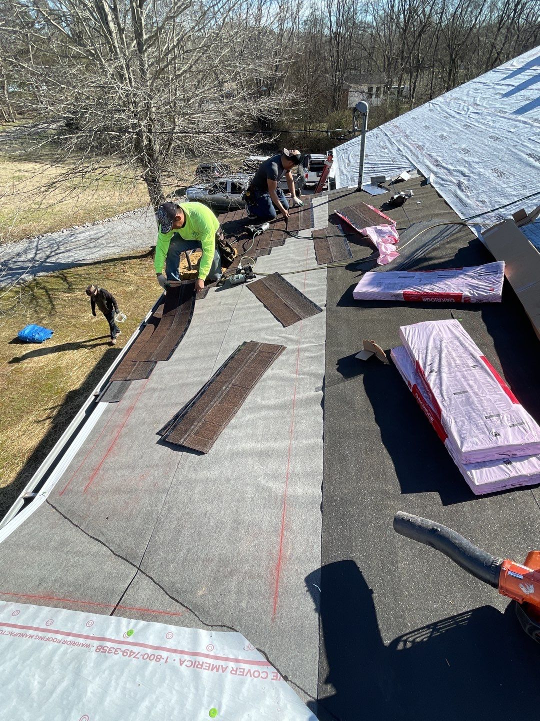 Residential Roofing Installation using Owens Corning Oakridge Roofing System by Undersun Roofing 