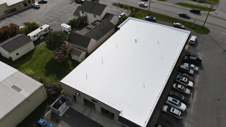 Project by Commercial Roofing Pros  by Commercial Roofing Pros 