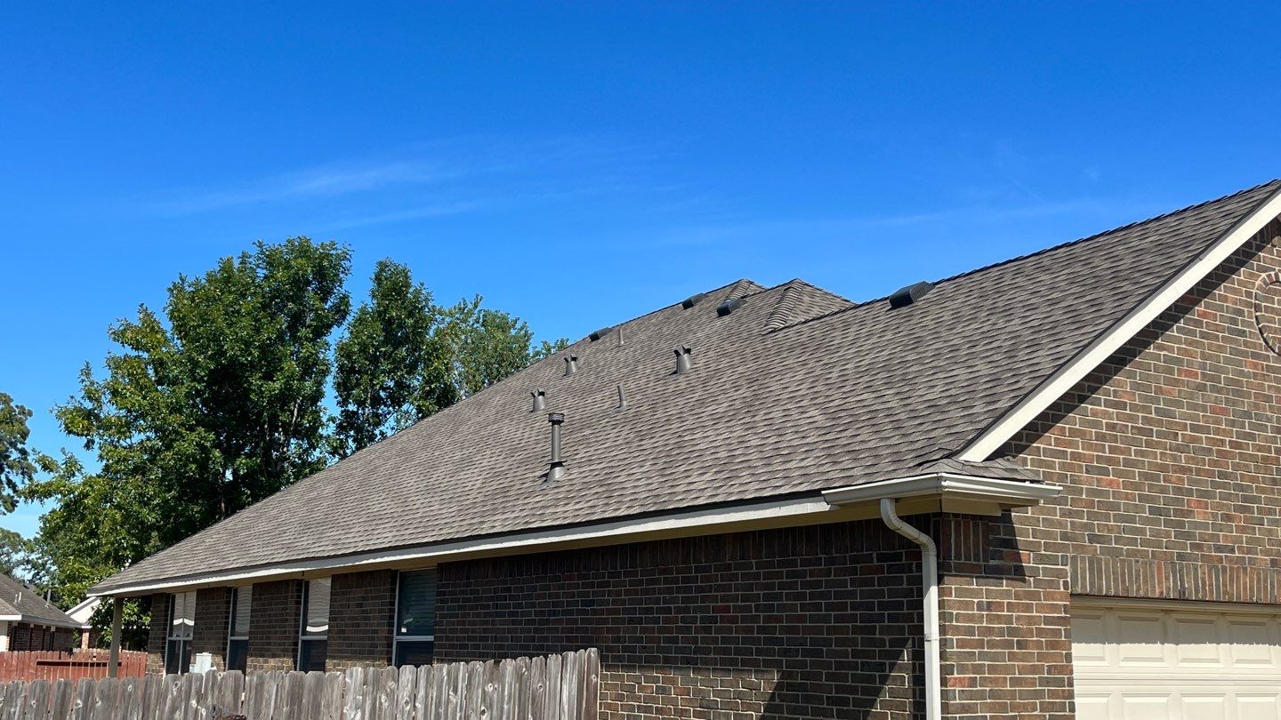 GAF HDZ - Weathered Wood by Elite Roofing LLC