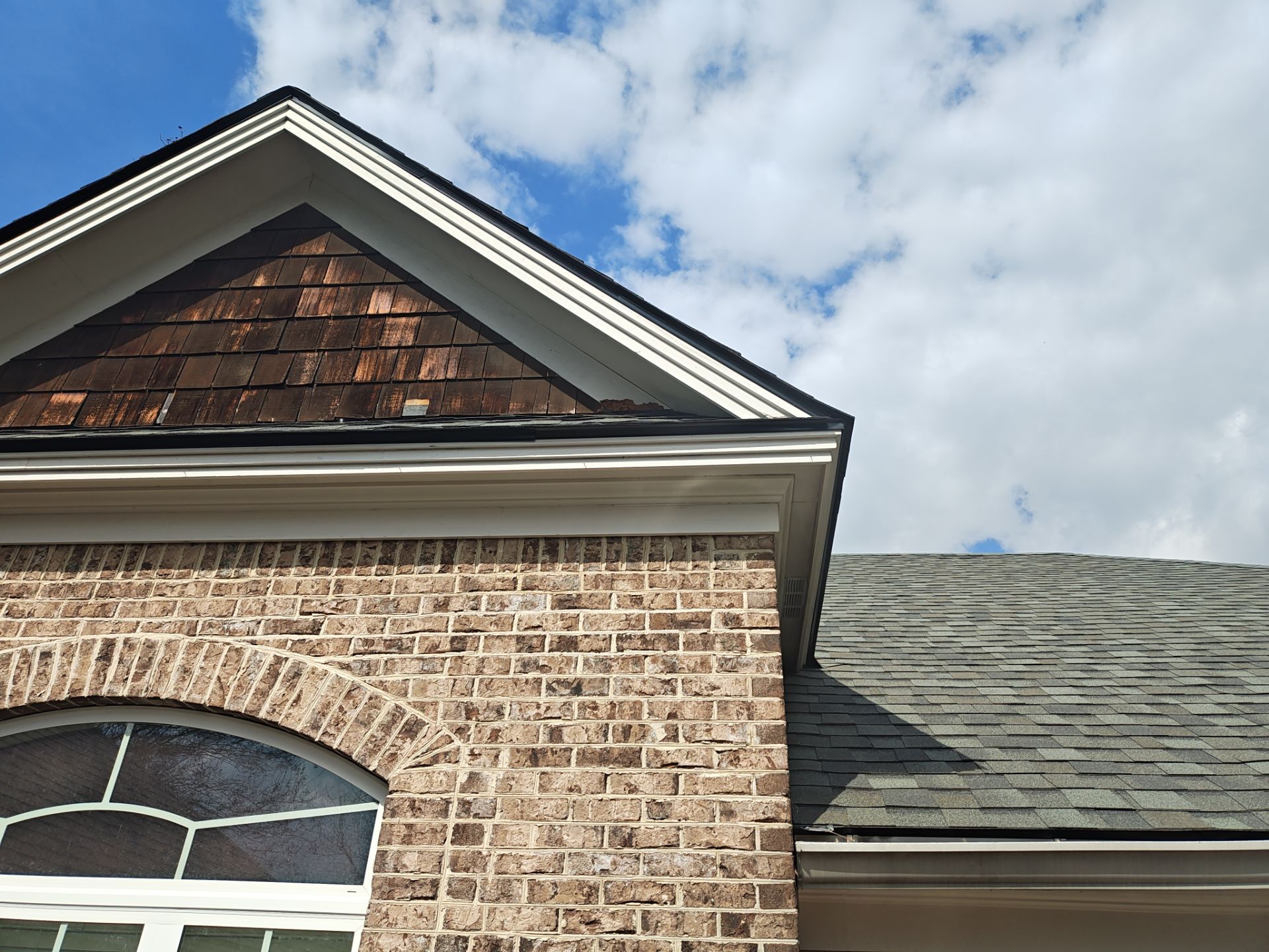Exterior Siding and Roof Restoration in Hahira, Georgia by Trinity General Contracting Pros