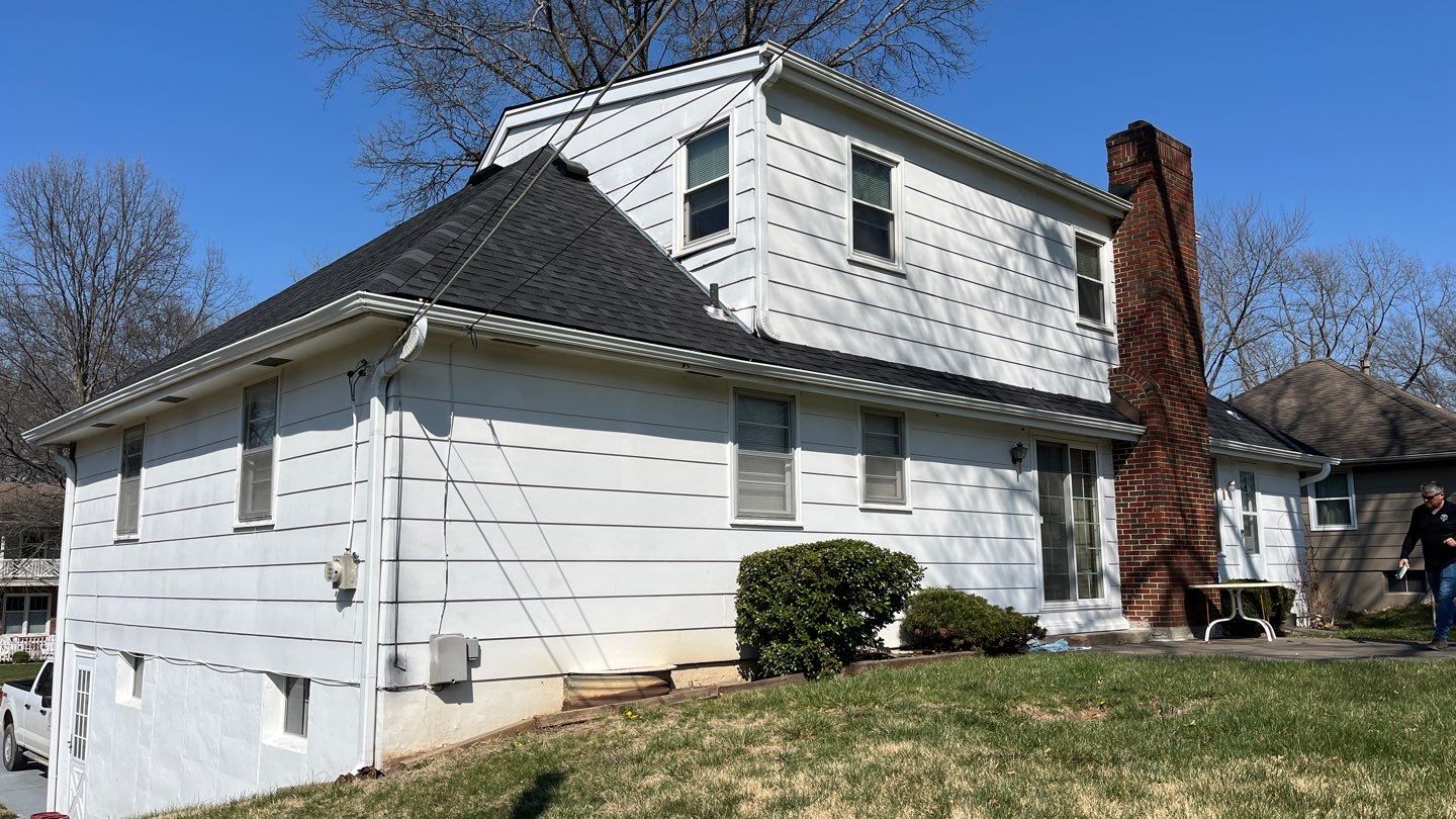 Siding Installation using White Market Square by EEC Windows, Siding & Roofing