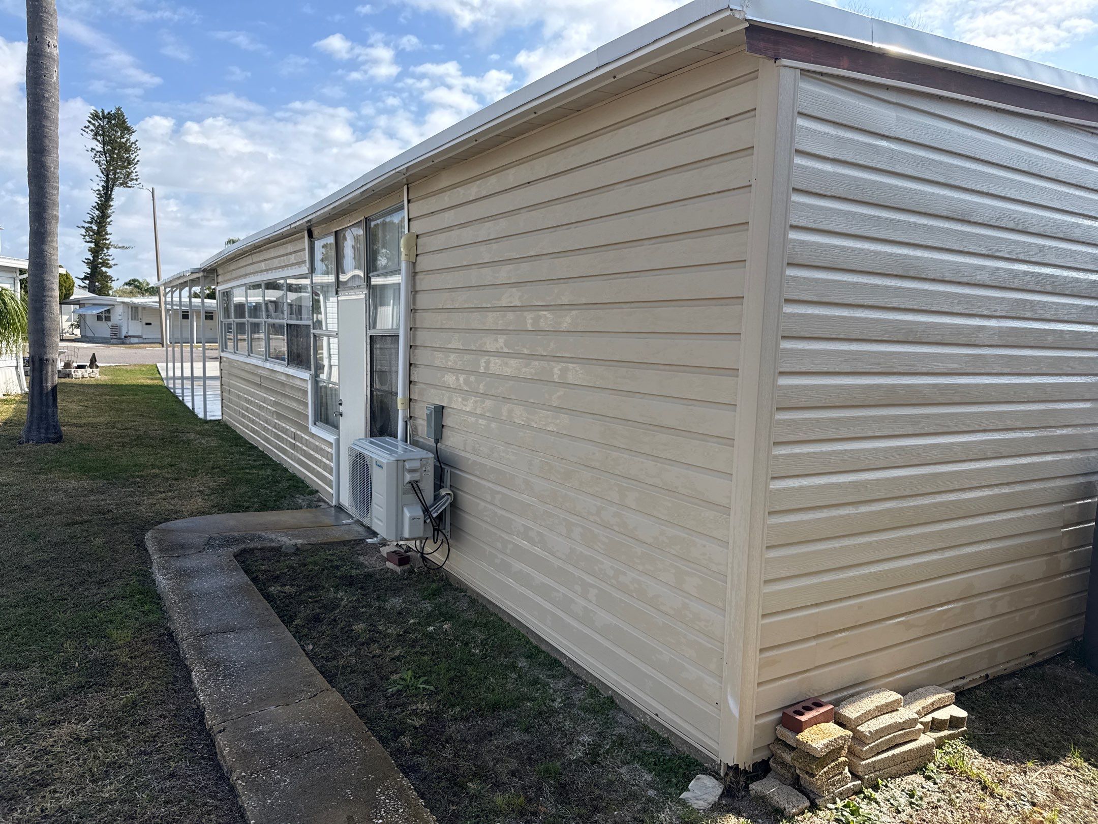 TPO Roof Cleaning & Mobile Home Soft Wash in Chulavista Landings – Ruskin, FL by Sunshine AquaWash