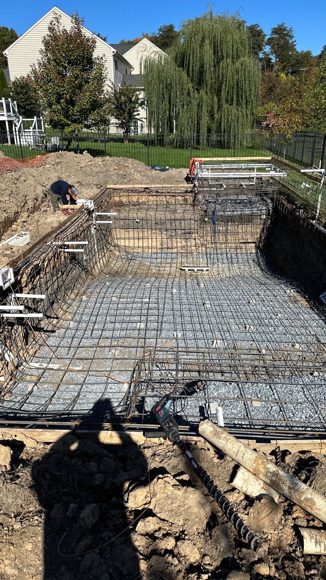 Gunite Pool w/ Spa and Water Features by Elysium Pools