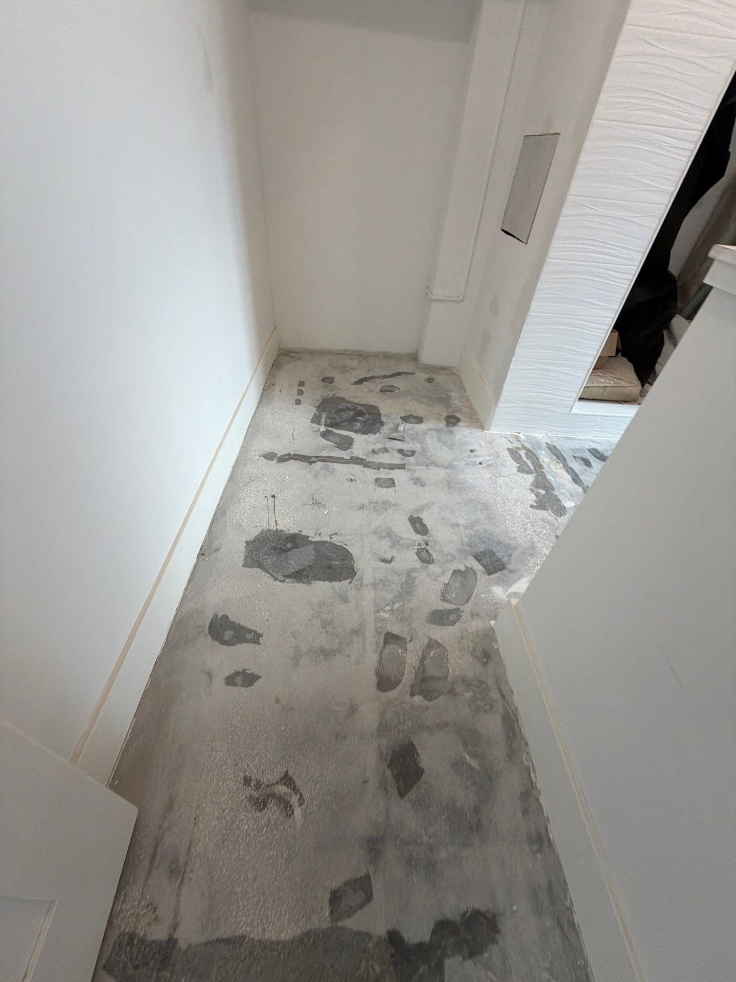 Residential Garage Floor Preparation and Epoxy Coating in Dunedin by Performance Floors & Coating