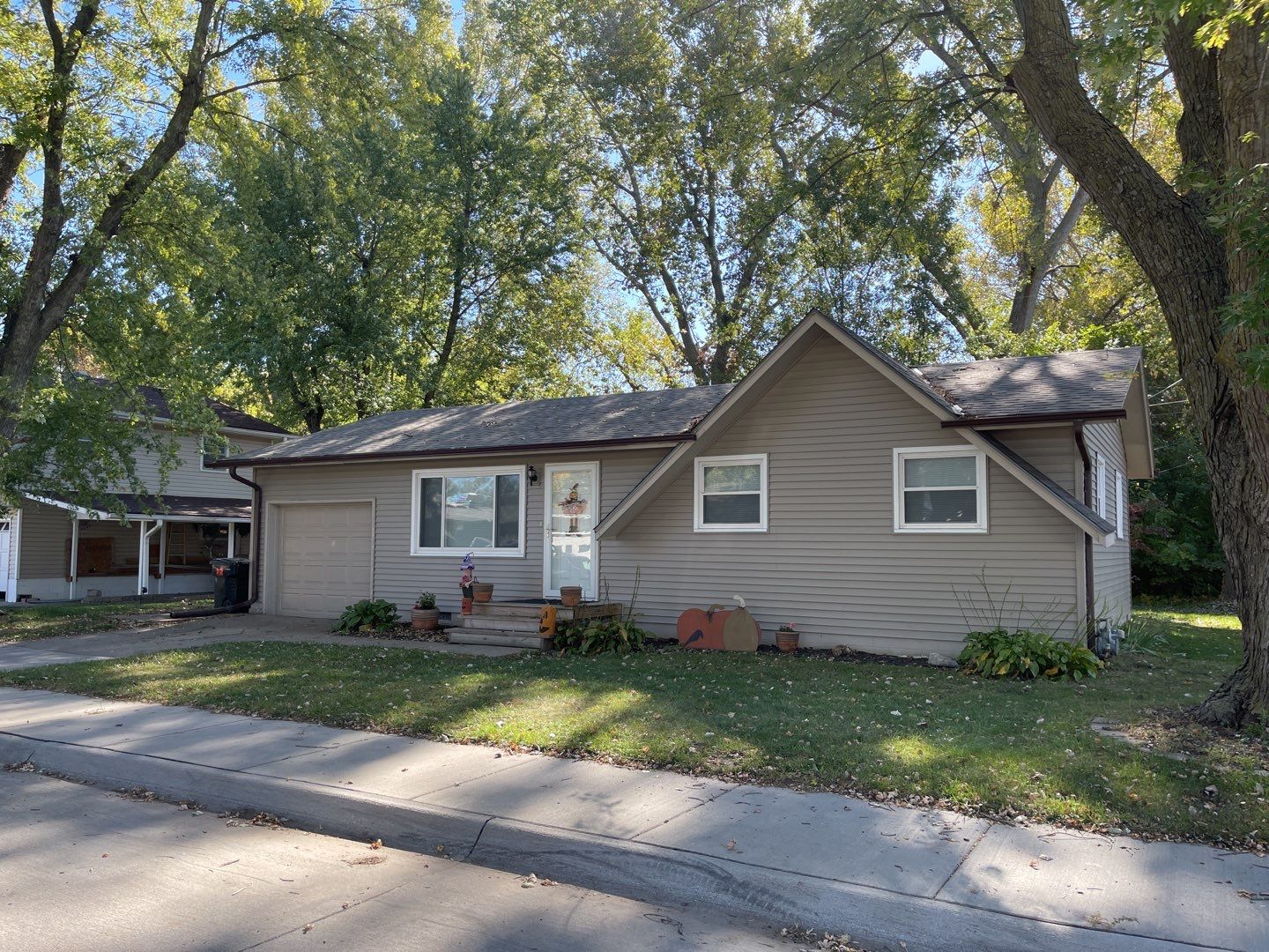 Siding Installation using Vinyl Siding by Lightning Exteriors
