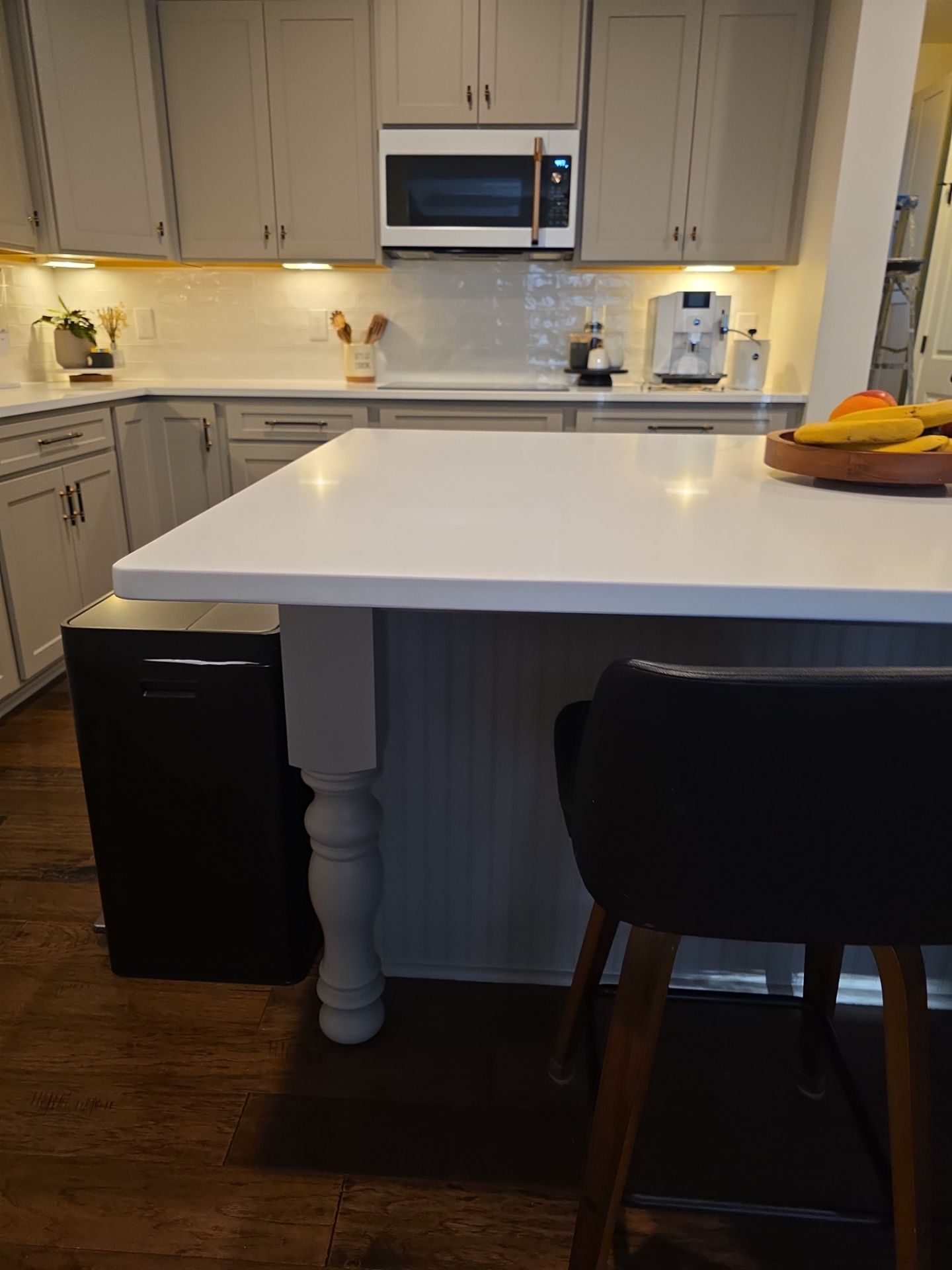 From Dated to Dazzling: A Bright Kitchen Transformation in Holly Springs by Elite Remodeling and Design LLC