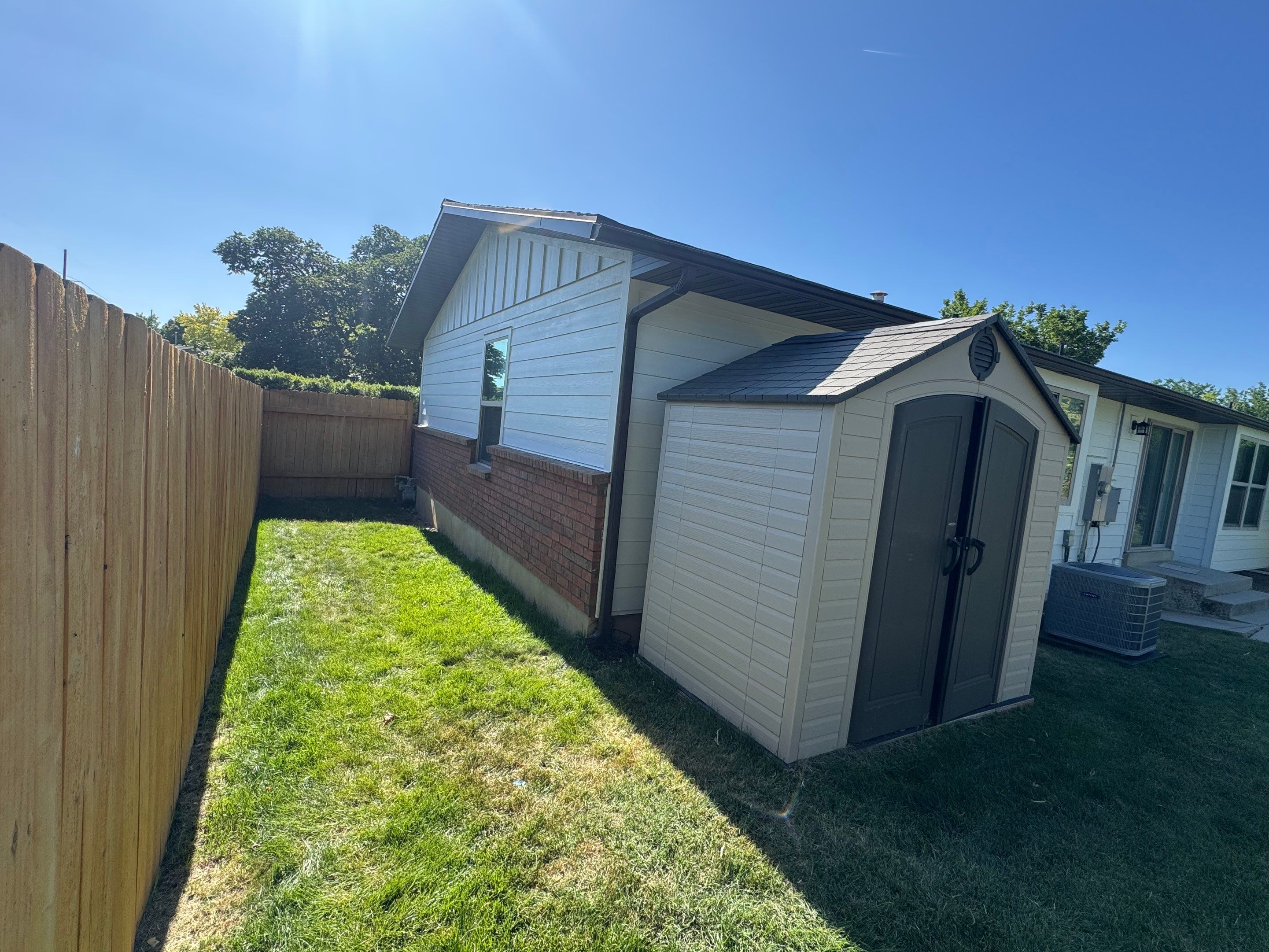 Orem | Hardie B&B and Lap Siding | Cobble Stone & Arctic White by Ideal Siding Utah