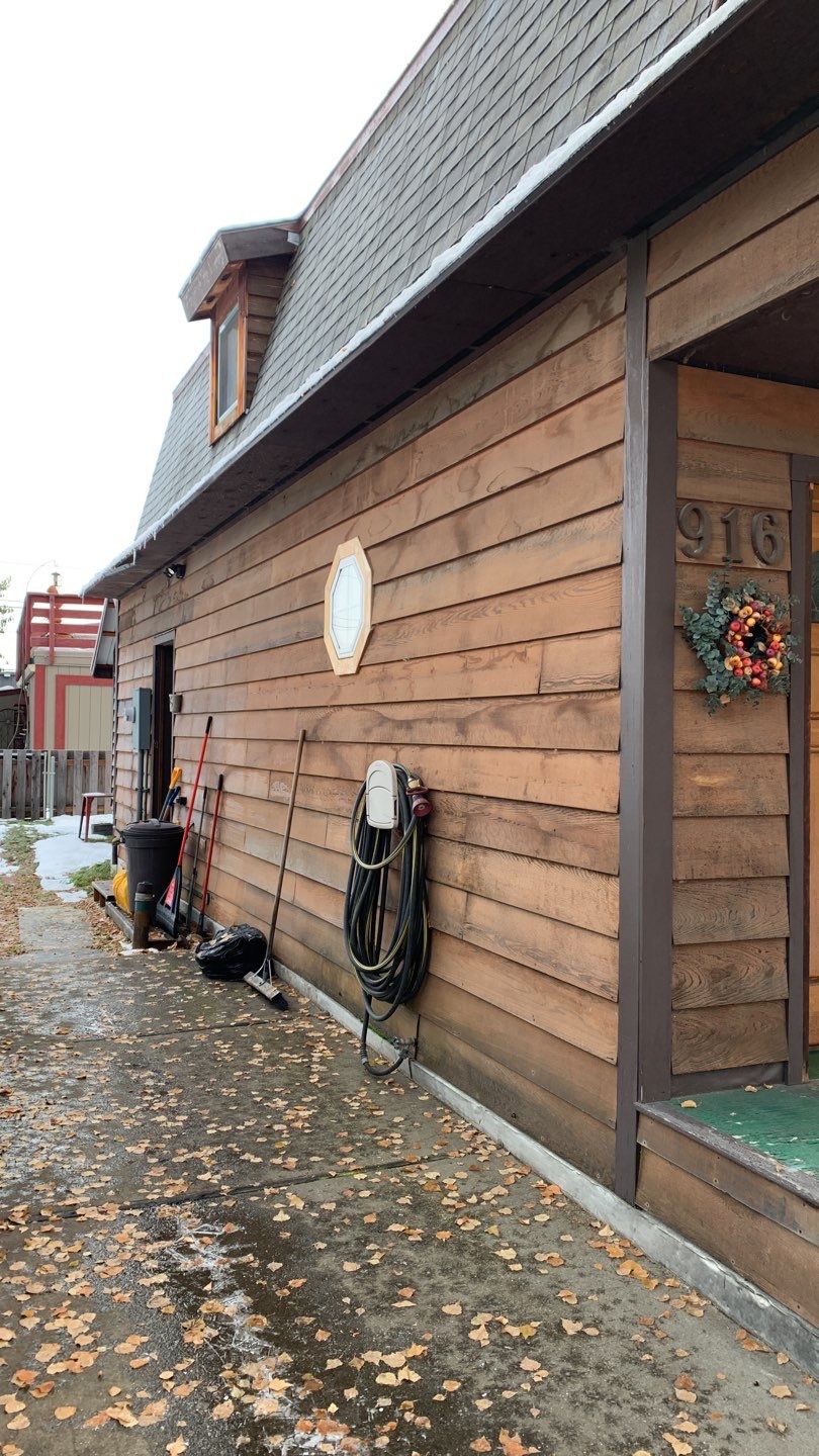 Gorgeous Farmhouse Style Transformation by Midnight Sun Painting