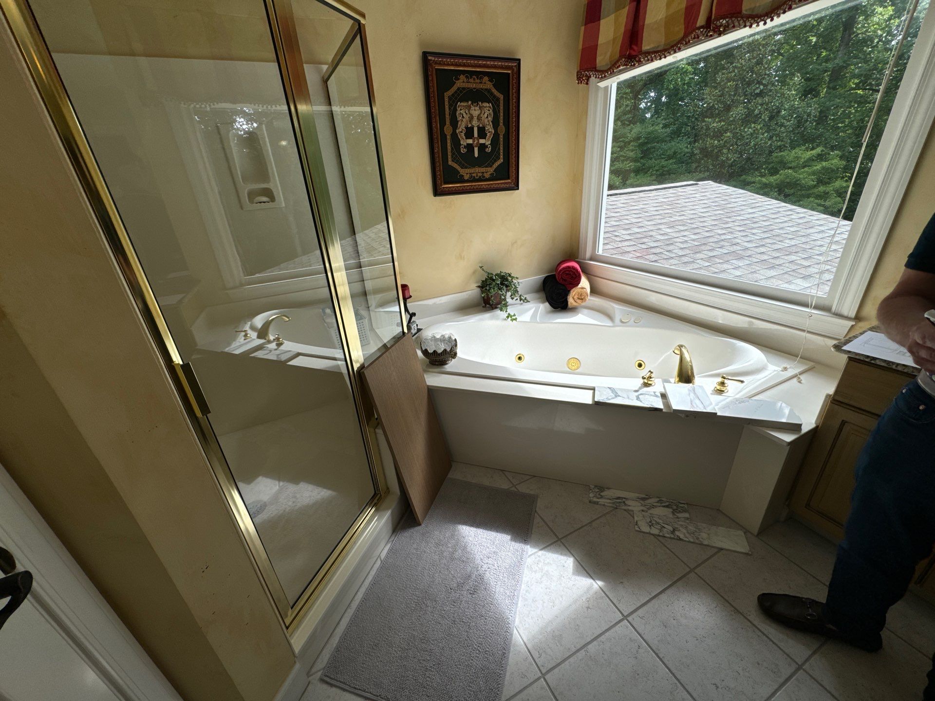 Master bathroom renovation by Prudencio