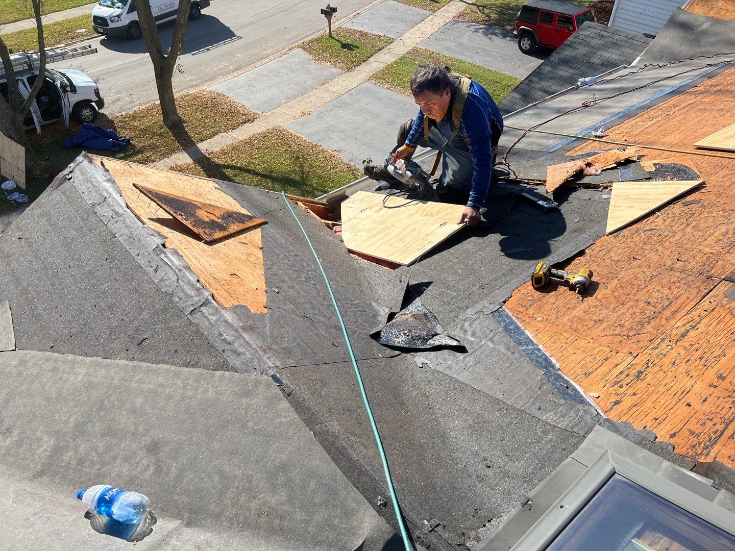 Multi-family unit roof replacement. using GAF Timberline HDZ by Pro Home Services Inc