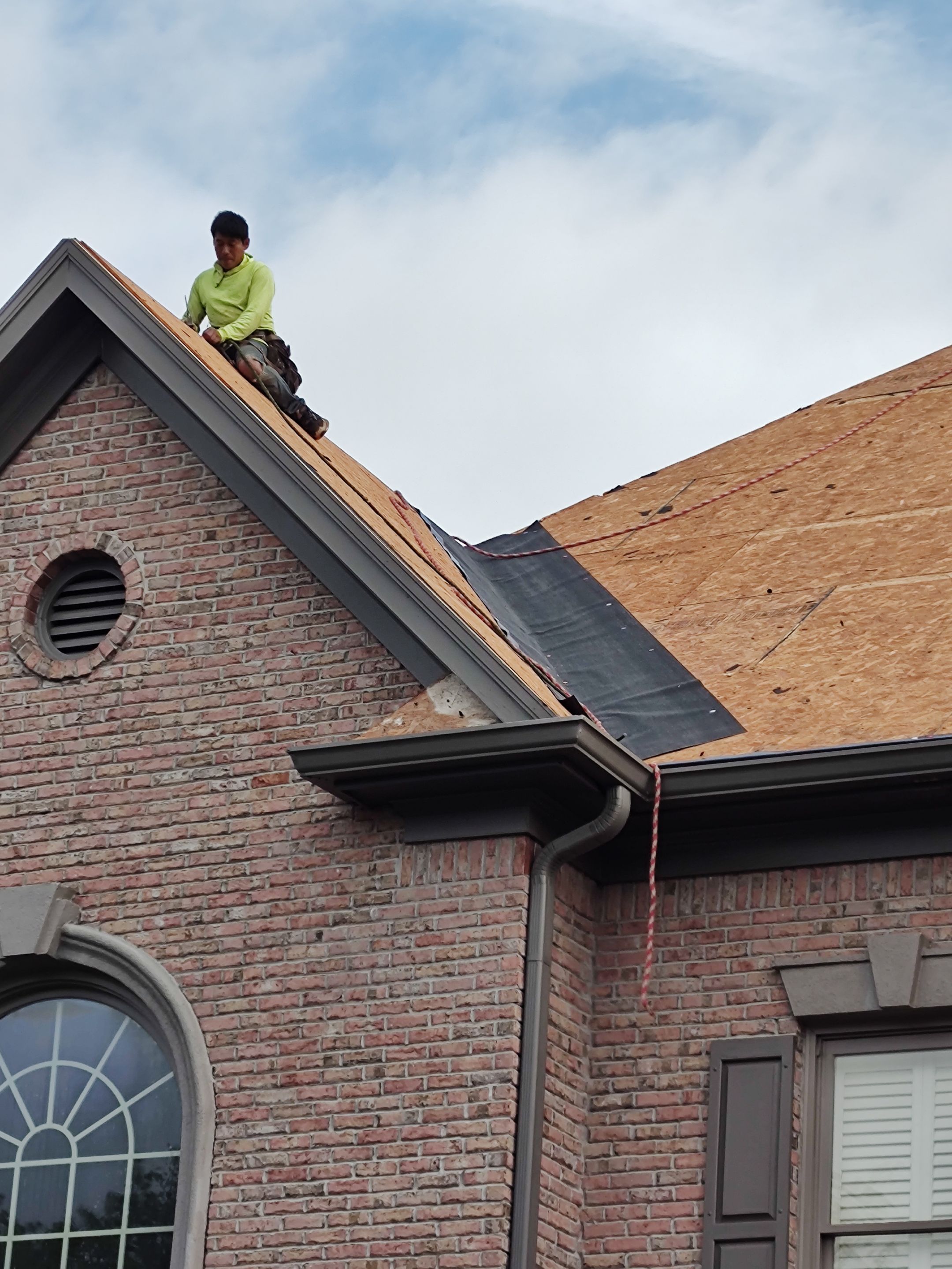Top-Quality Williamsburg Gray Owens Corning Roof Installation in Roswell, Georgia by NBS Roofing by NBS Roofing, Inc.