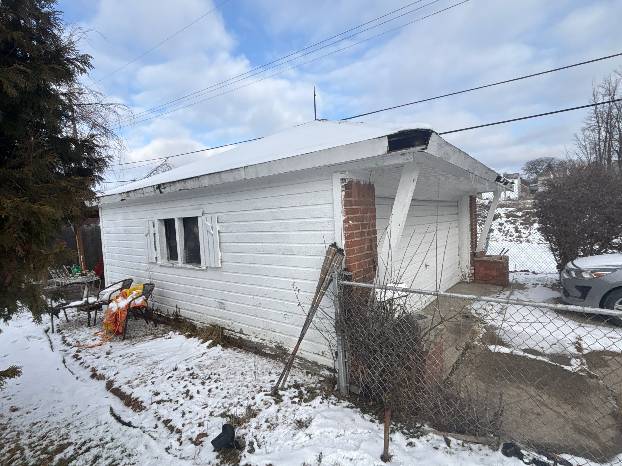 Siding Replacement using Alside D4 Odyssey-Plus Dutchlap White by 180 Contractors