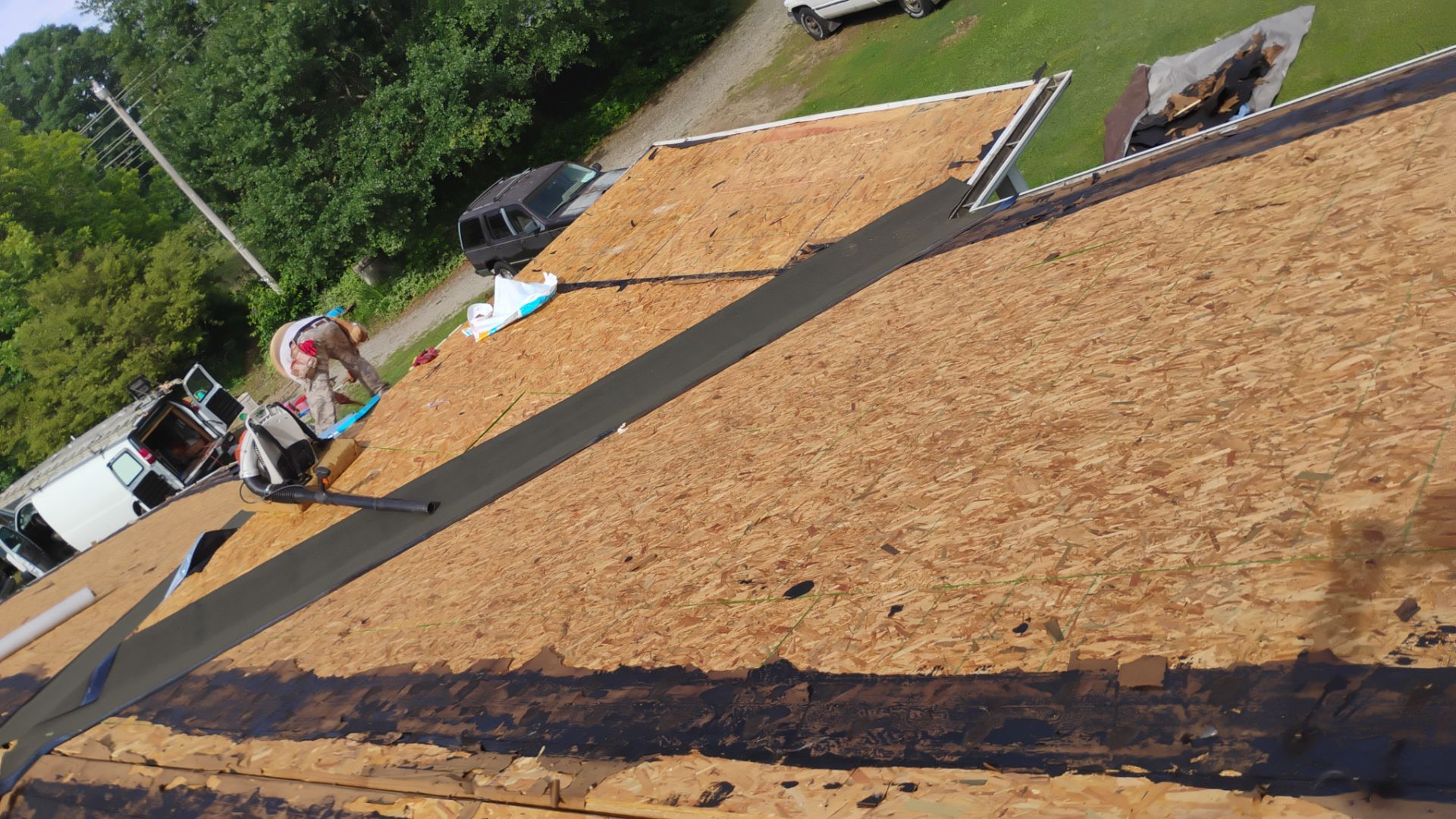 Taylor Roof by BROCK BUILDERS 