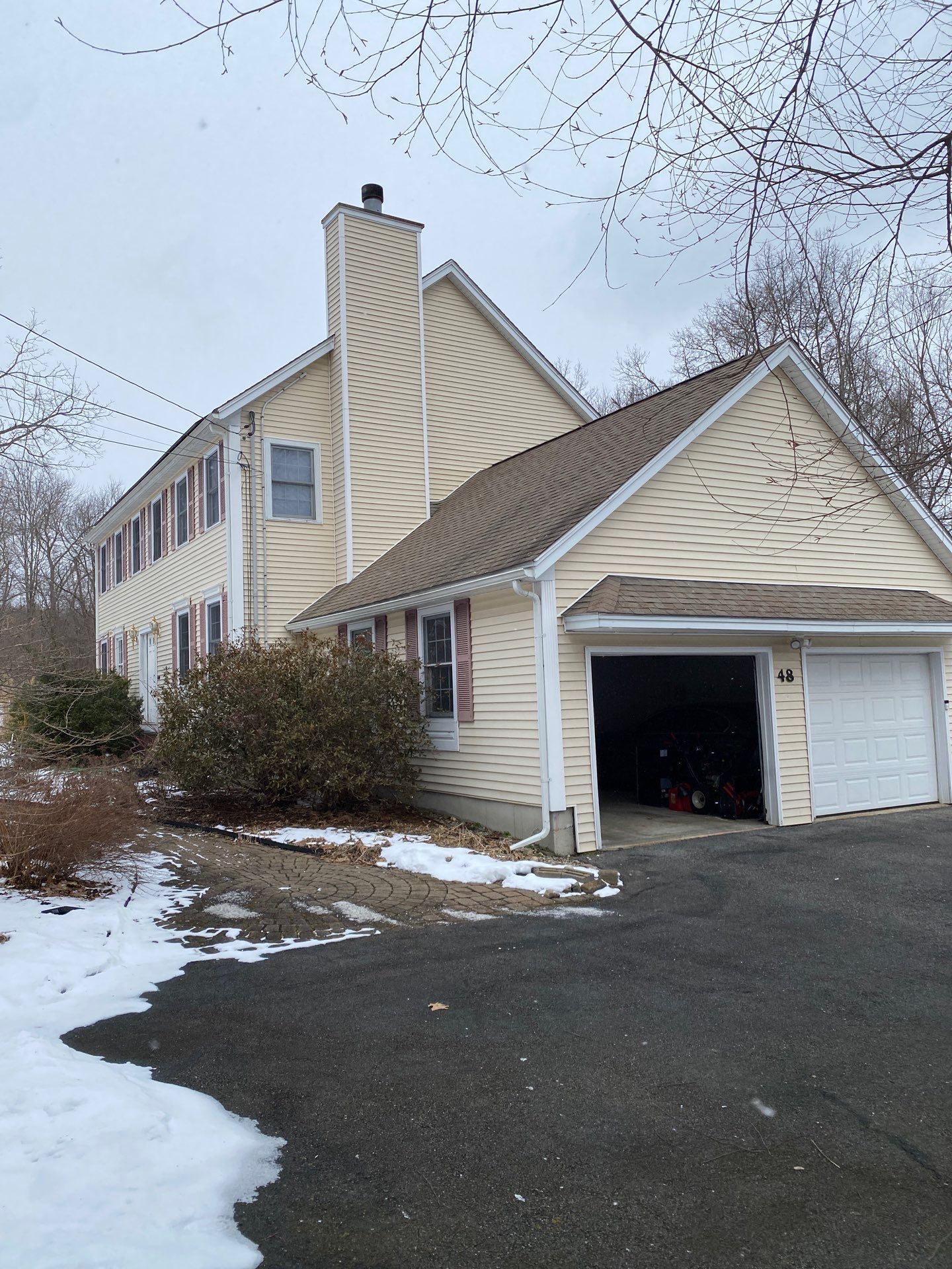 Realtor consult by Mighty Dog Roofing of Greater Middlesex County