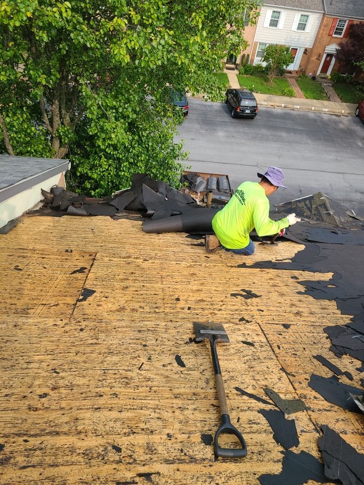 Alexandria - Certainteed Landmark Weathered Wood Shingles by RM Banning, Inc.