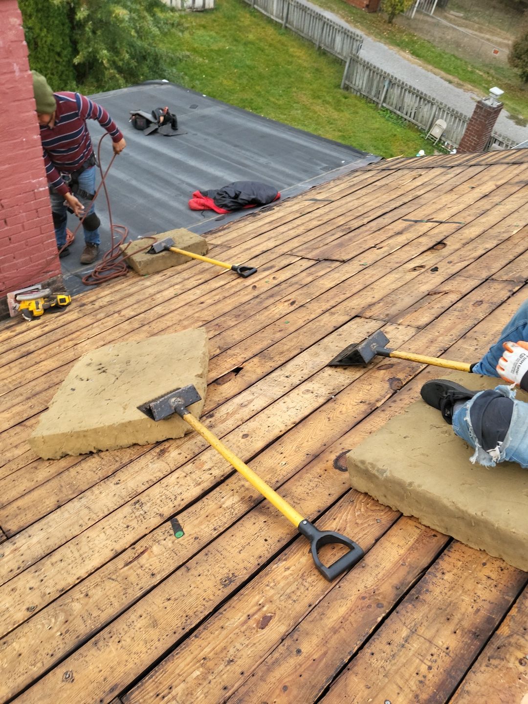 ATLAS PINNACLE COLOR: MORNING HARVEST DRIP EDGE: WHITE by Eagle Eye Roofing