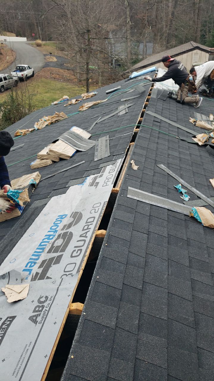 Manassas: CertainTeed Landmark Designer Shingles in Charcoal Black by RM Banning, Inc.