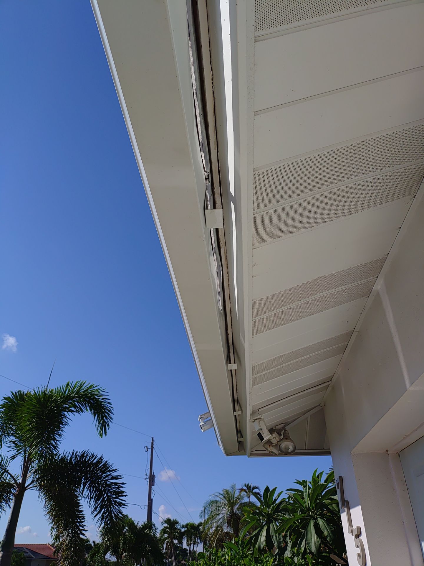 7-Inch Seamless Gutters for Punta Gorda FL by Gutter Professors