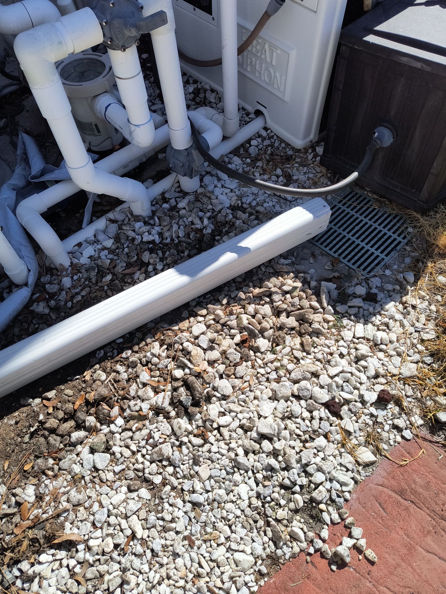 White Seamless Gutters using 6 Inch Seamless Gutters in Sarasota FL by Gutter Professors