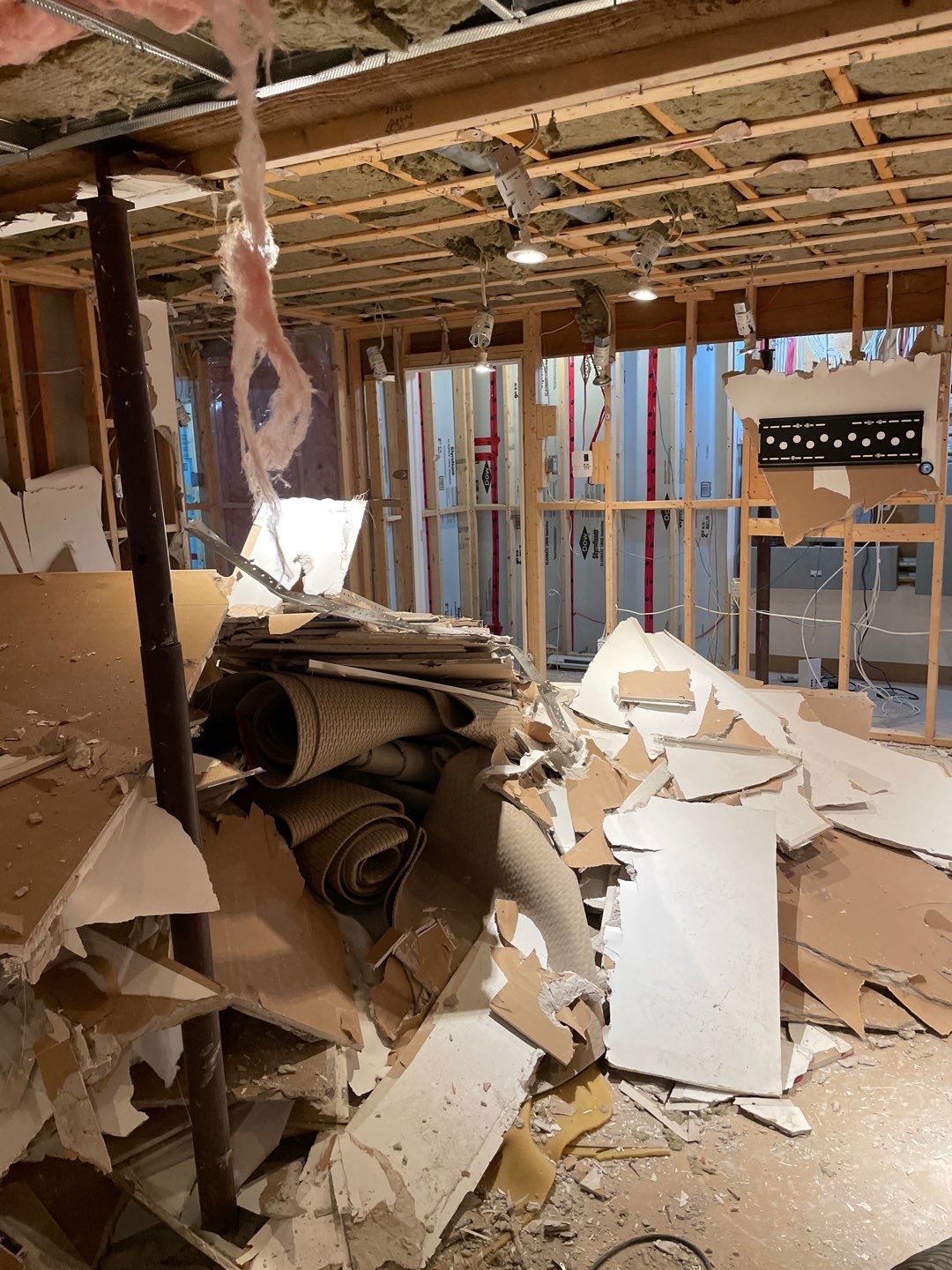 First response basement flood by Eco-Nature Construction Inc.