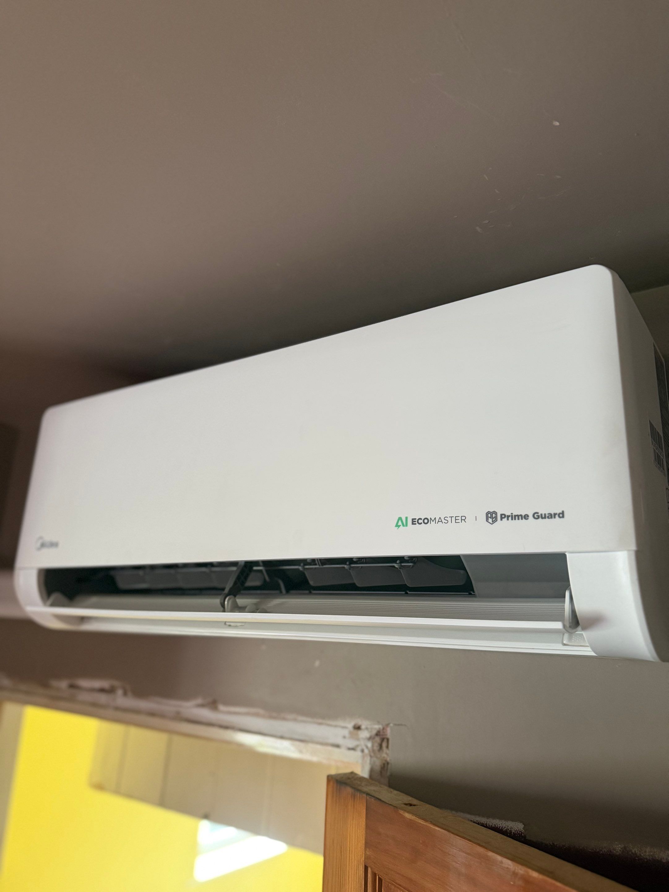 βοΈ Cool, Clean and Clever β Midea Multi-Split Air Conditioning Installed in Brigg π‘β‘ by Elite Services Group Ltd