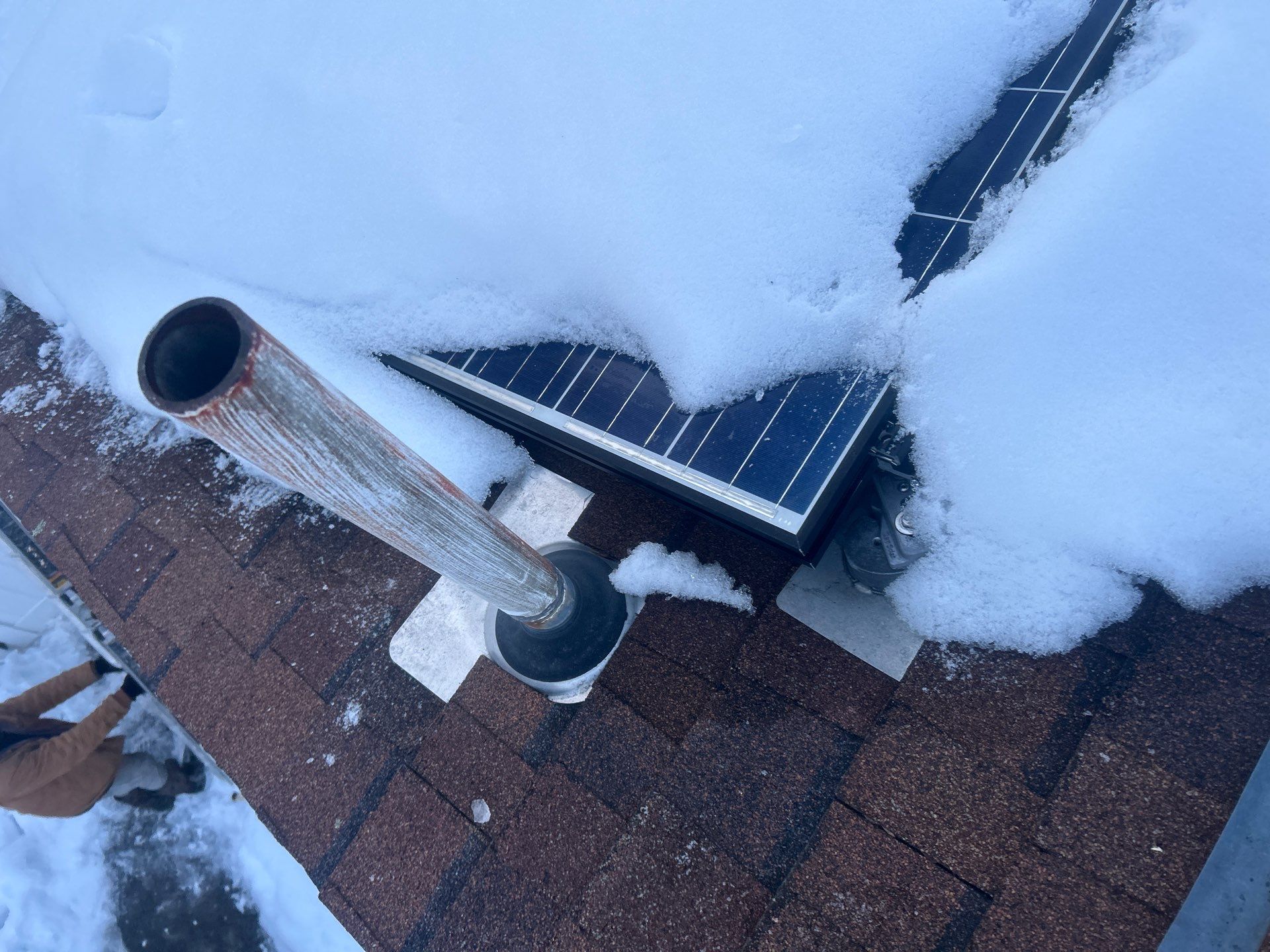 Ice Dam Removal & Snow Removal in Woburn, MA by Mighty Dog Roofing of Greater Middlesex County