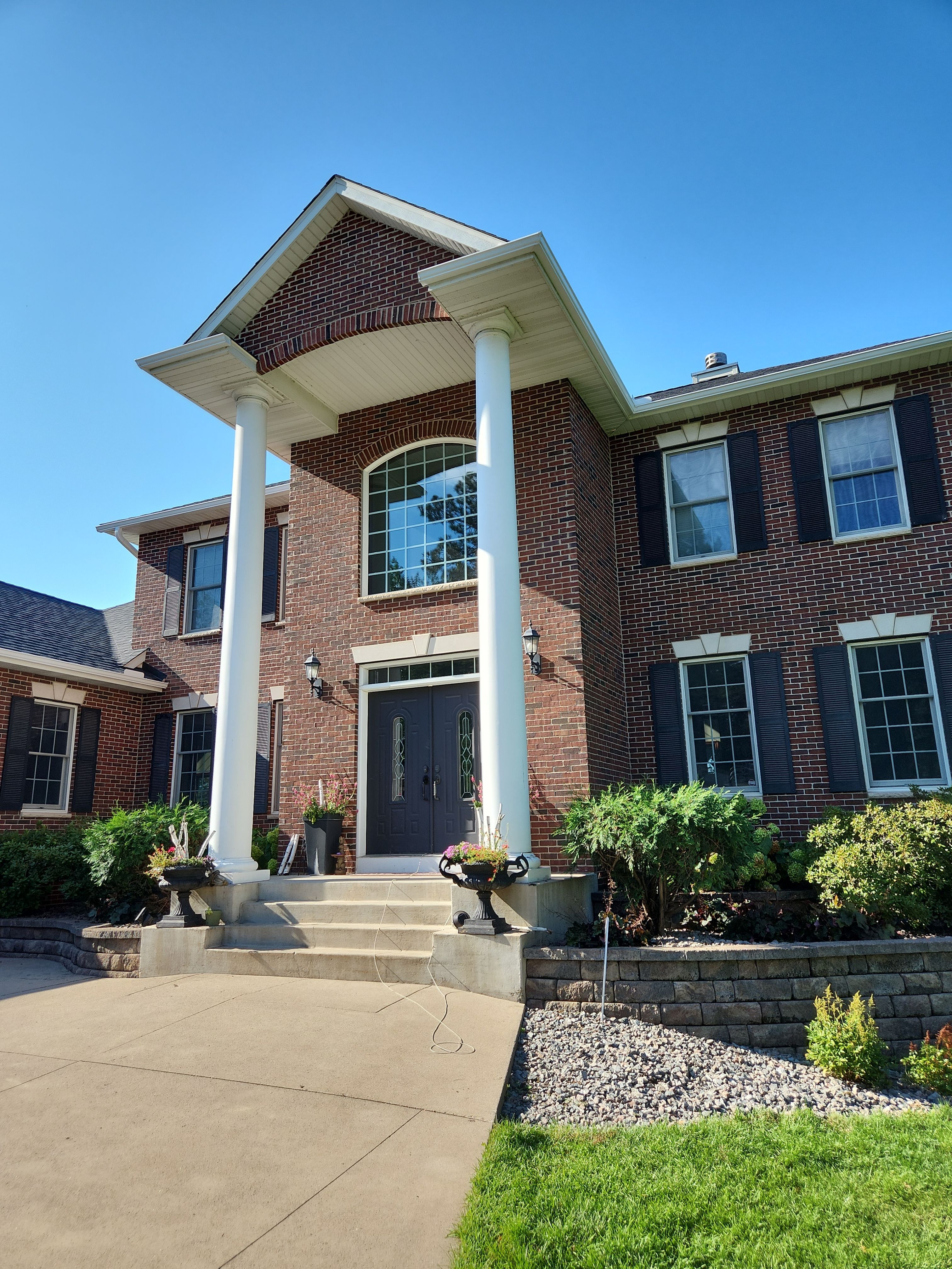 5" Seamless Gutters with Gutter Covers – Champlin, MN by Next Level Seamless Gutters / Exteriors Inc.