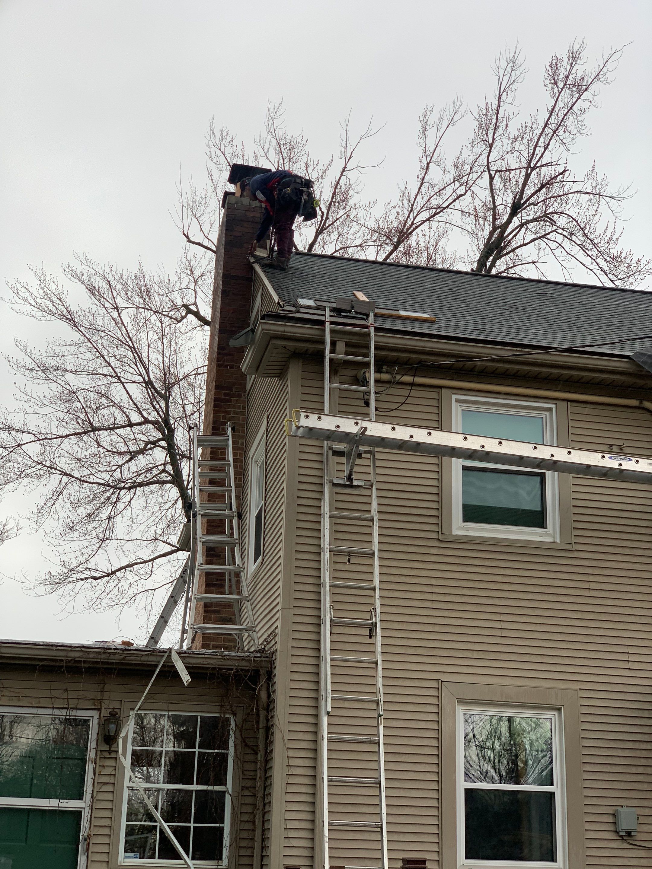 Residential Roofing Installation using Vic West Nothridge Slate by 4Ever Metal Roofing