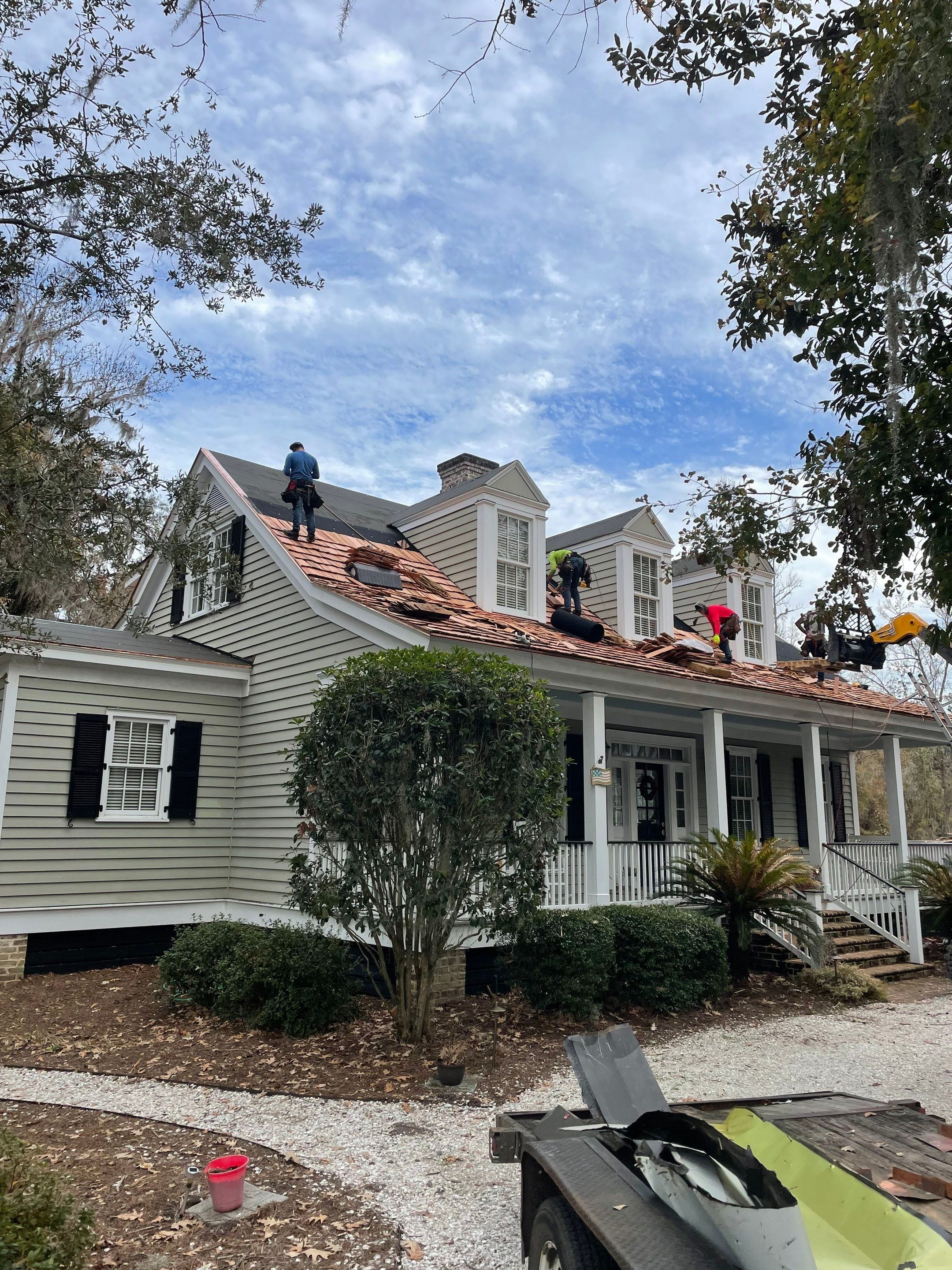 A Ford Plantation Classic by A Good Roofer Near Me 