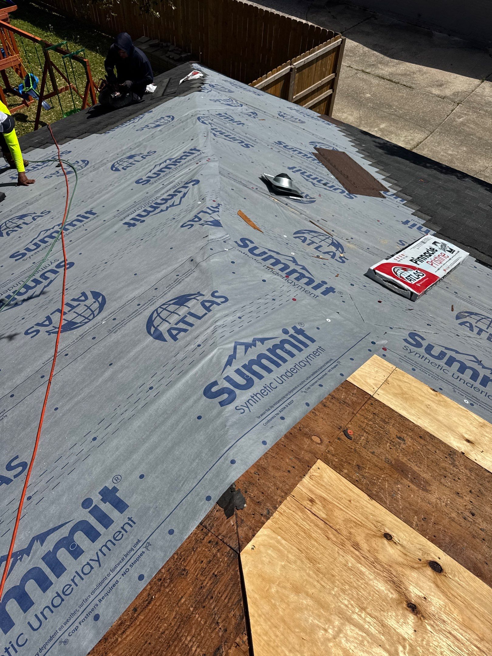 Baytown Roof Installation using Atlas Pinnacle Pristine by Modern BYLT Roofing & Construction