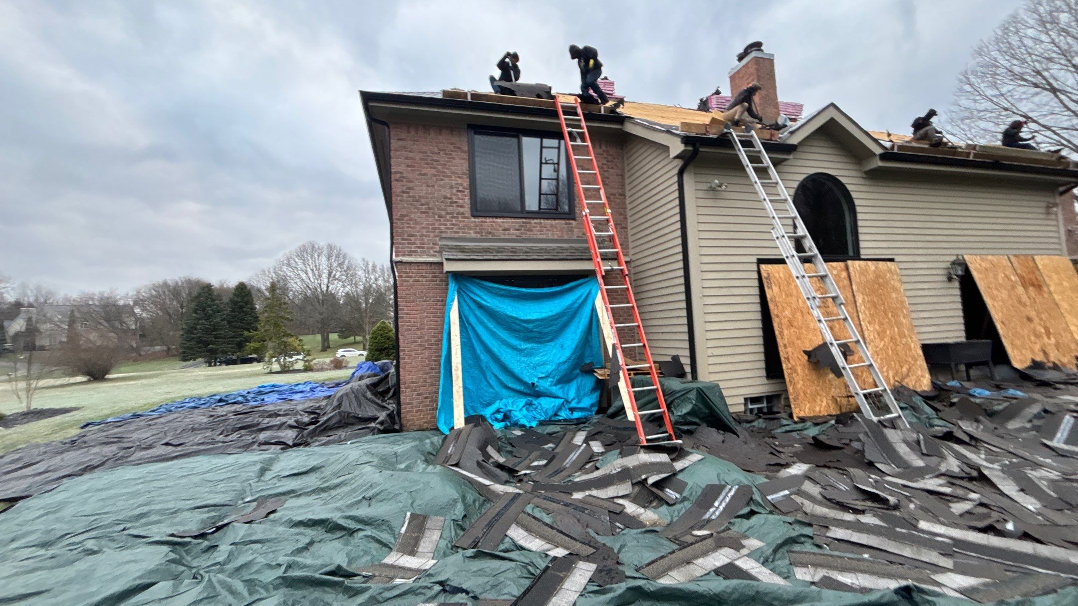 Roof Replacement using Owens Corning Onyx Black by 180 Contractors