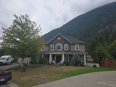 Residential Re-Roof using GAF Timberline HDZ Charcoal 