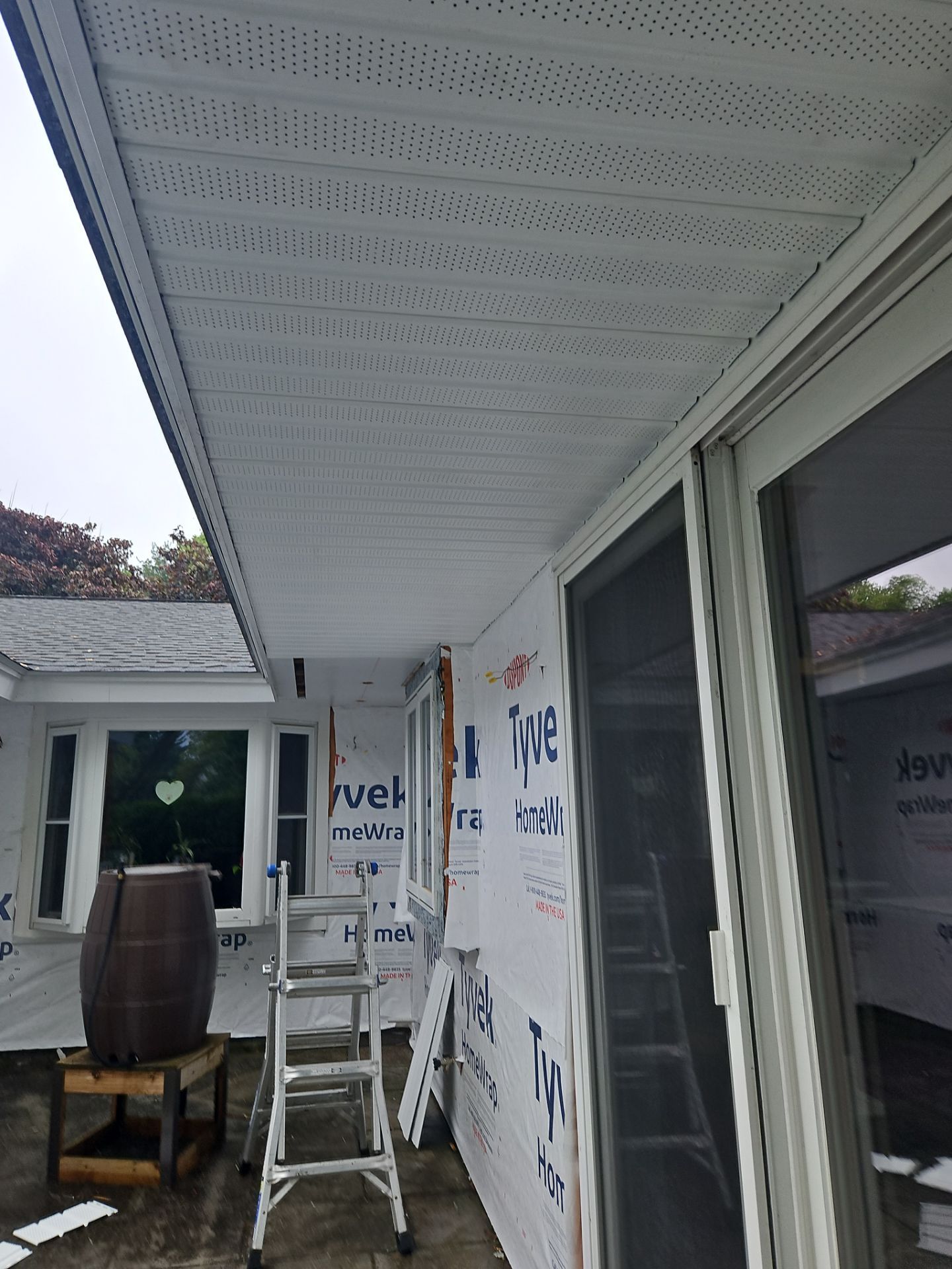 Vinyl Siding Transformation – Pacific Blue by Mighty Dog Roofing of Greater Middlesex County