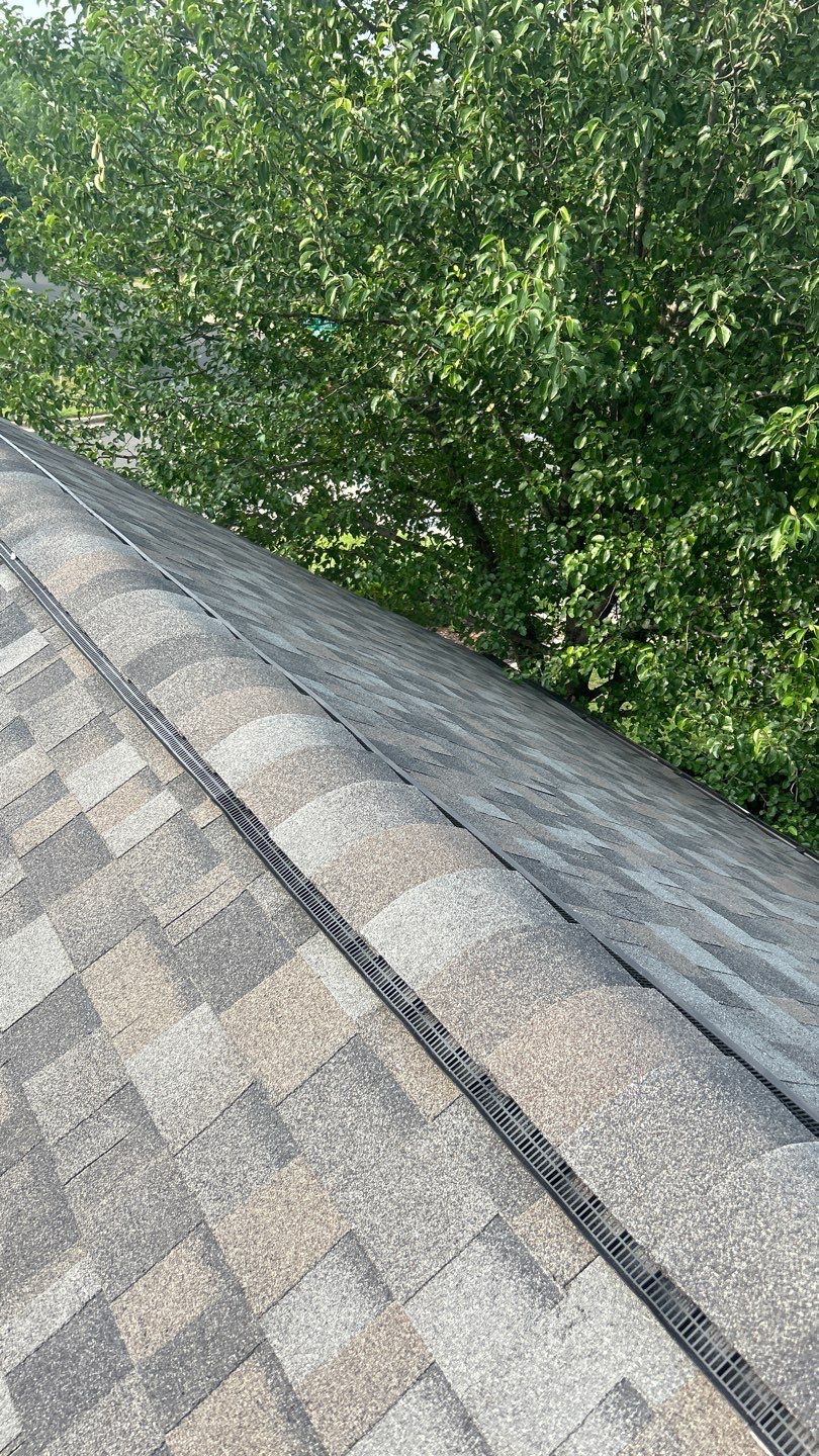 Williamsburg Gray - Owens Corning TruDefinition Duration by RoofsOnly.com
