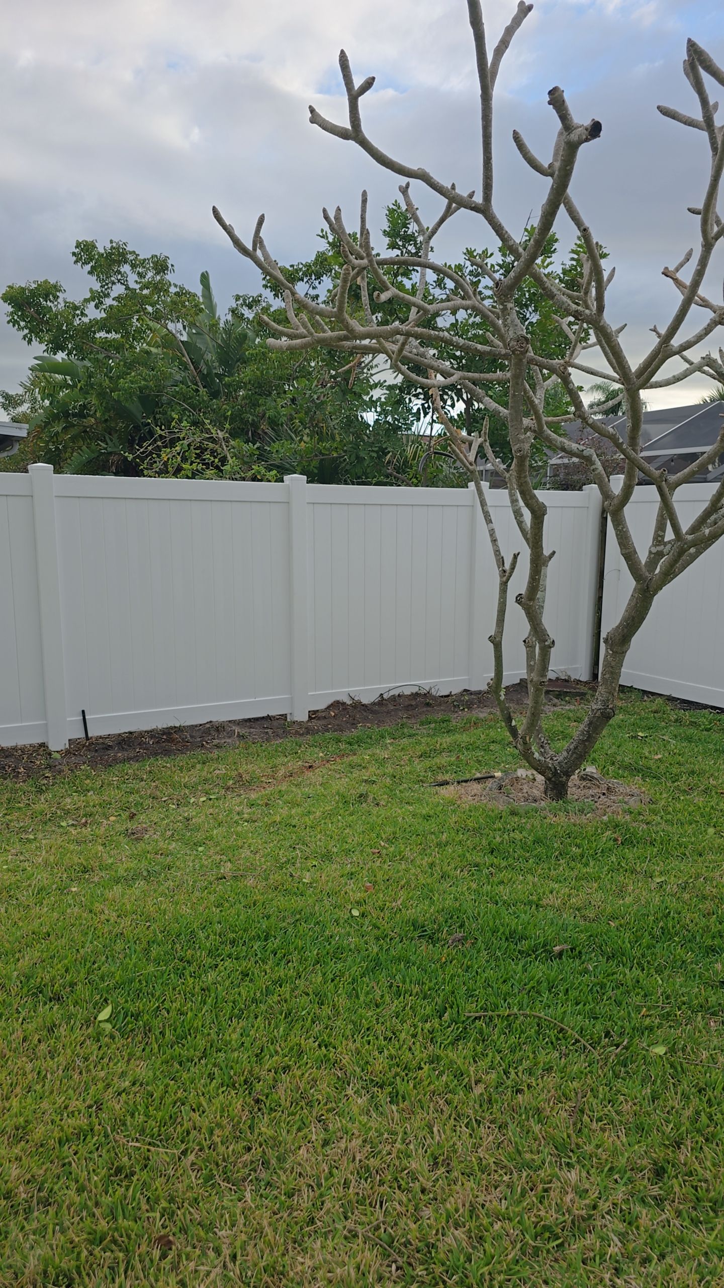 Vinyl Fence Install in Bradenton by True Fence LLC