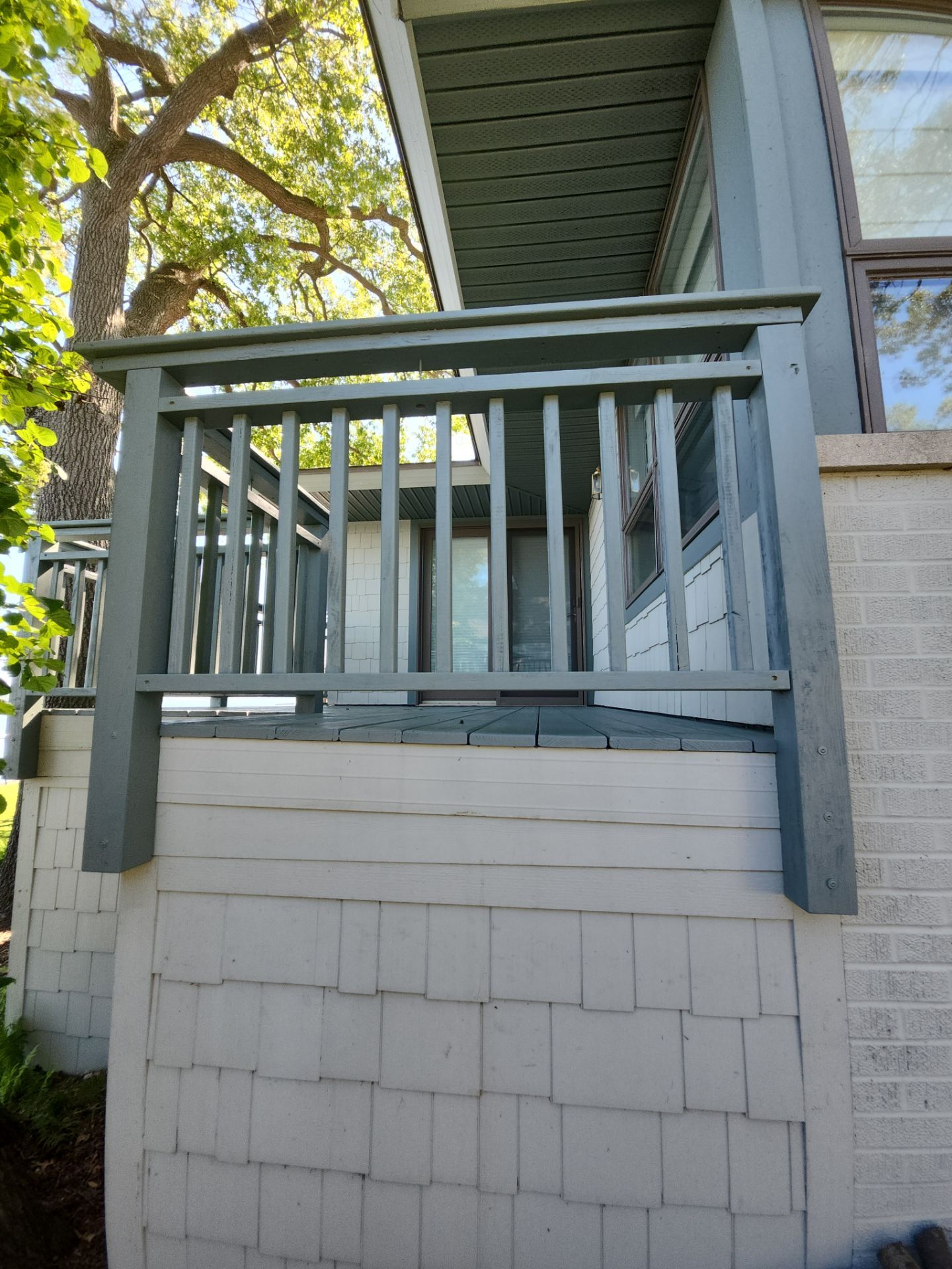 Deck Staining and Pressure Washing by Gordon Painting