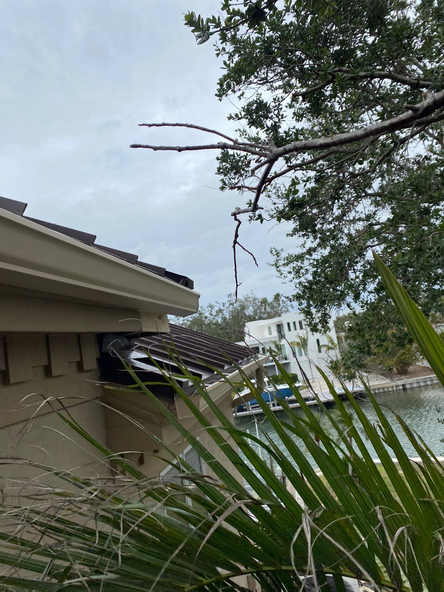 Seamless Gutters in Sarasota FL by Gutter Professors
