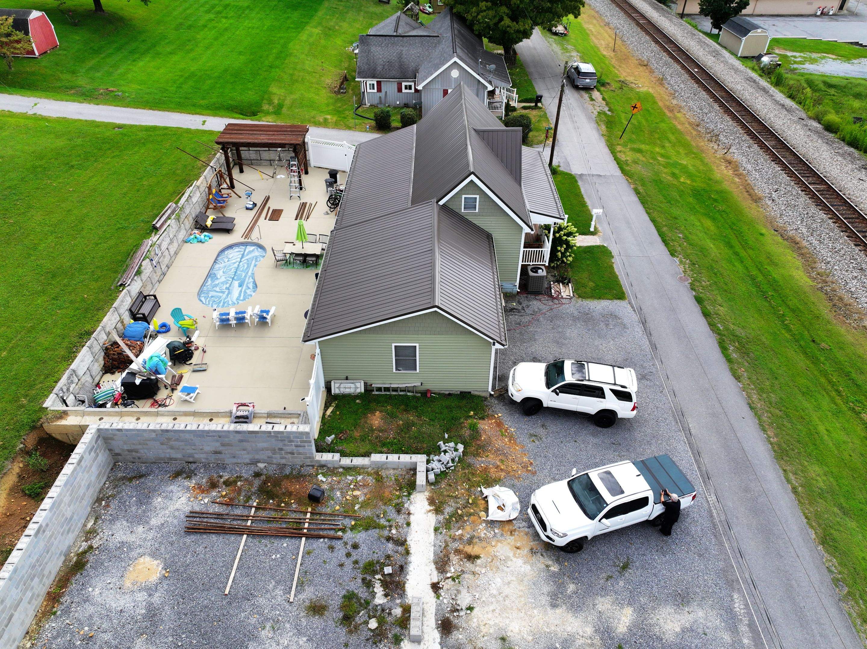 Perry Residence by Omnia Roofing