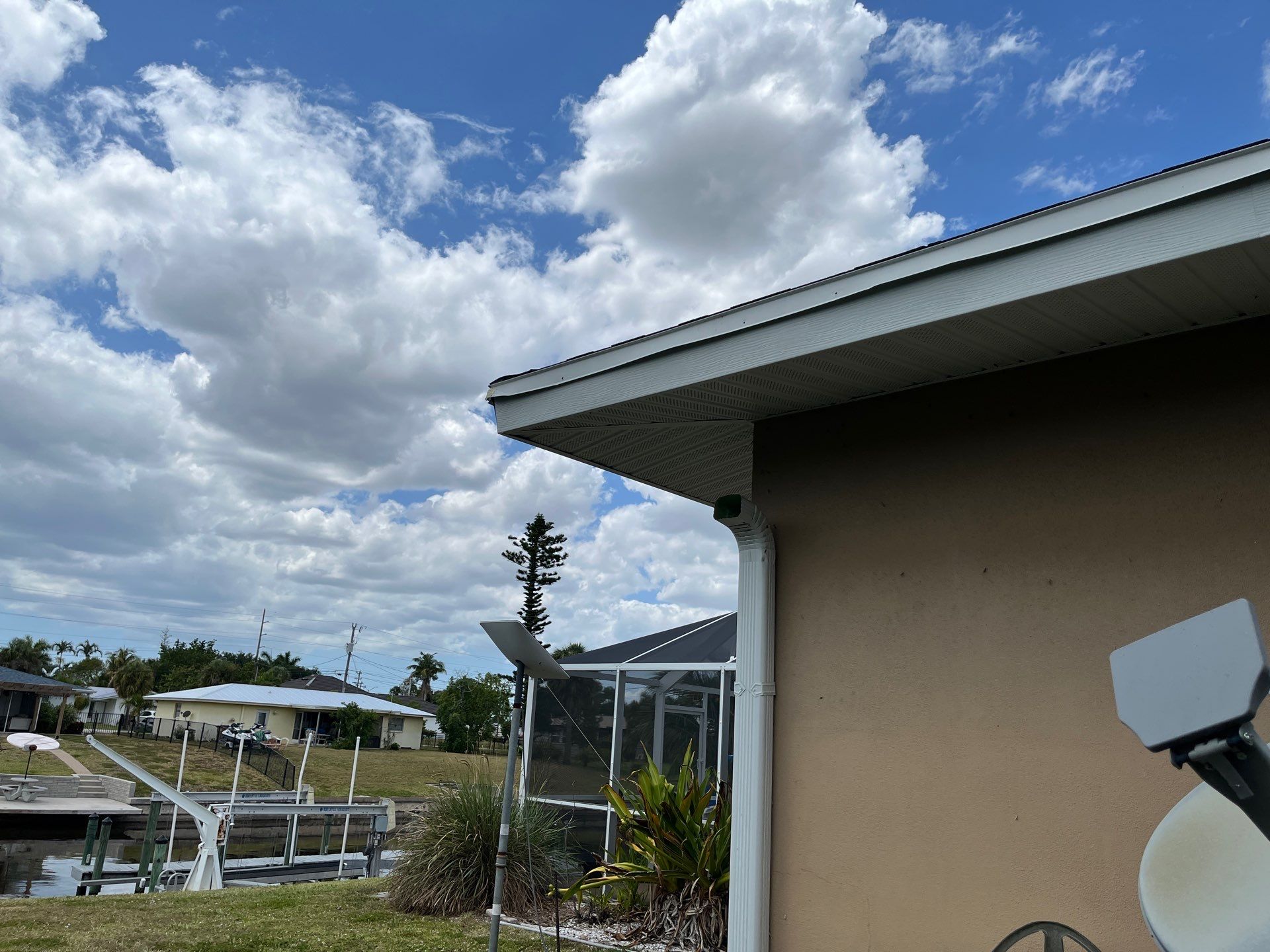 White K Style Seamless Gutters using 6 Inch Seamless Gutters in Cape Coral FL by Gutter Professors